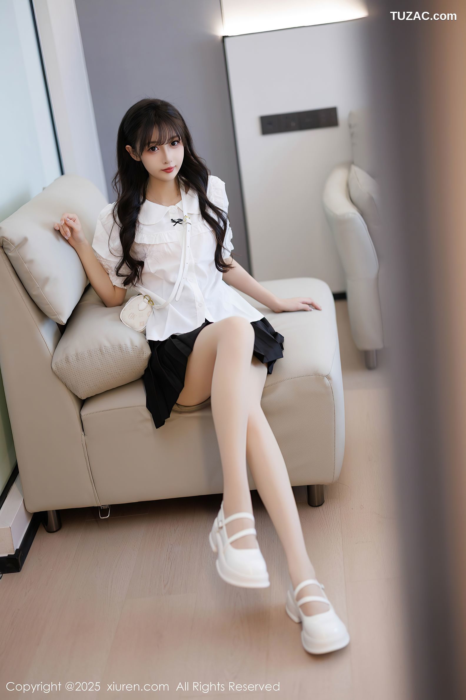 XiuRen秀人网-10067-樱桃小犊子-白衫黑裙女生白丝丁字裤-2025.03.25