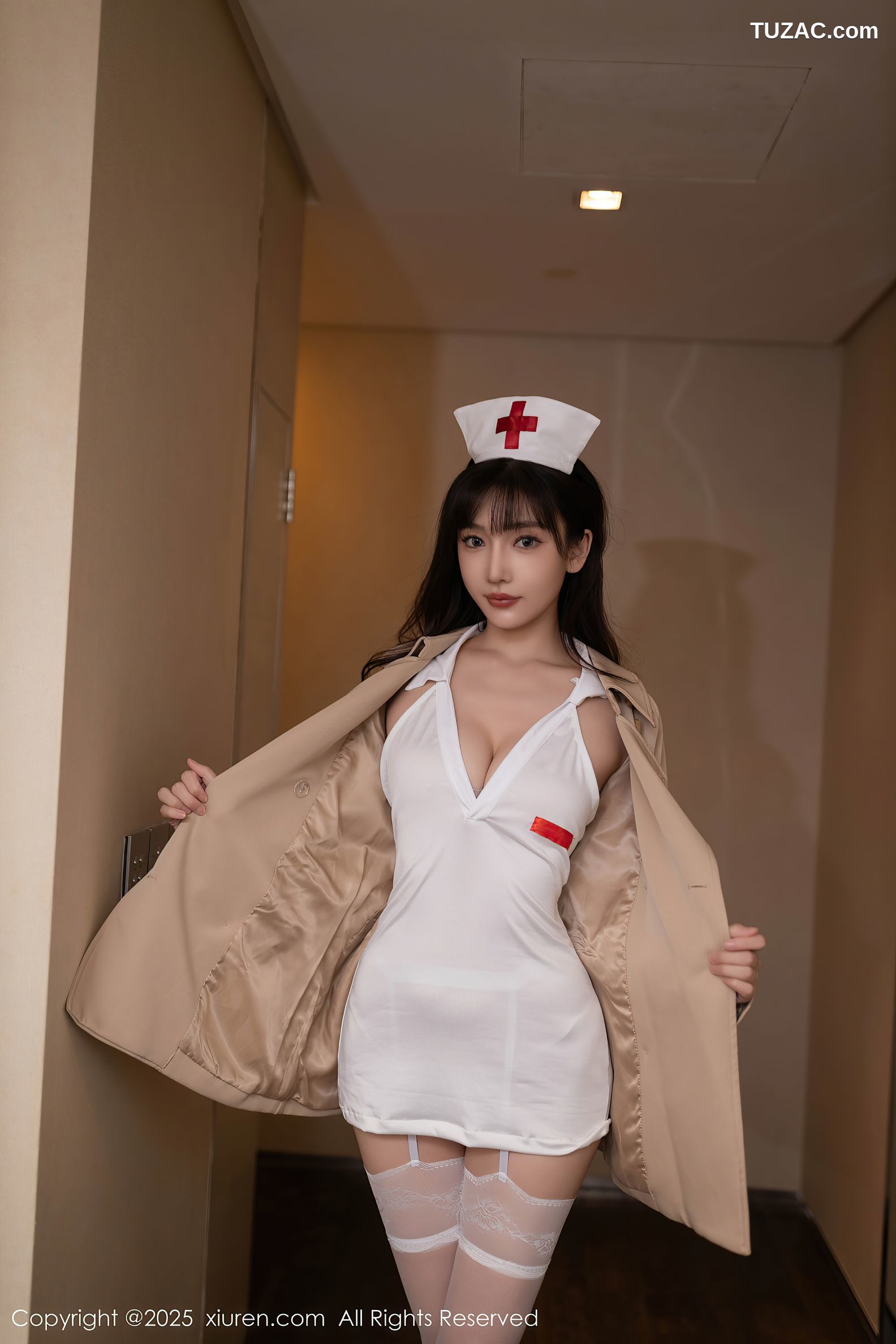 XiuRen秀人网-10252-陆萱萱-白色情趣护士服白丝-2025.05.08