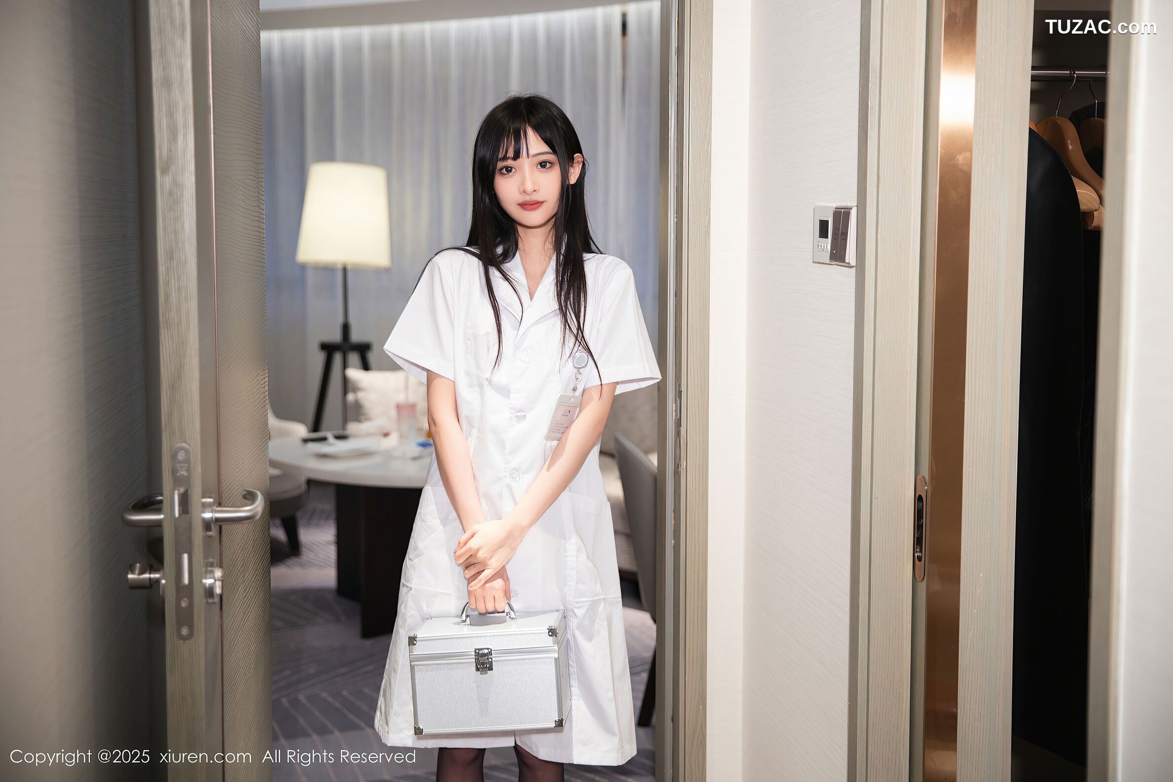 XiuRen秀人网-10373-茂木希子-白色护士服爆乳黑丝-2025.06.06