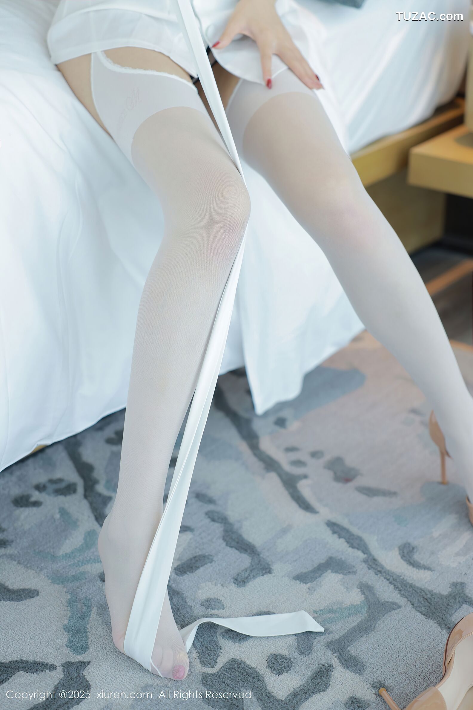XiuRen秀人网-10507-玥儿玥er-白色护士制服白丝-2025.07.04