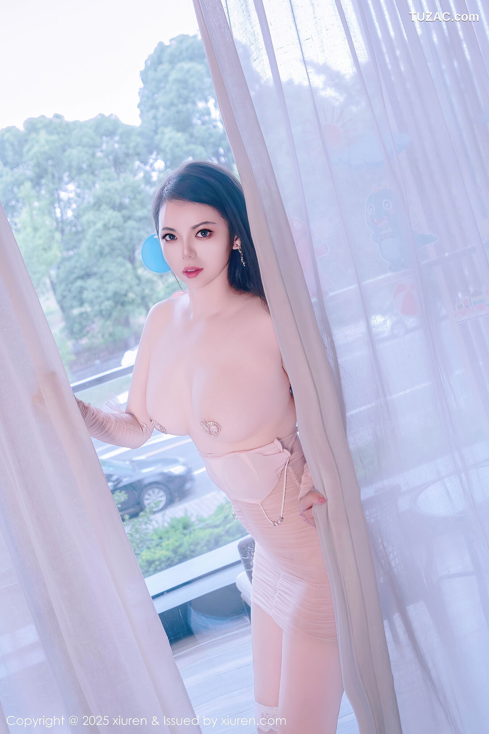 XiuRen秀人网-10516-大美妞儿-透视连衣短裙爆乳-2025.07.07
