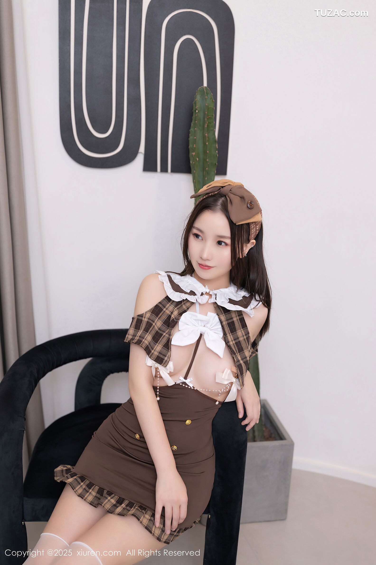 XiuRen秀人网-10554-杏子Yada-褐色情趣JK制服丁字裤爆乳-2025.07.16