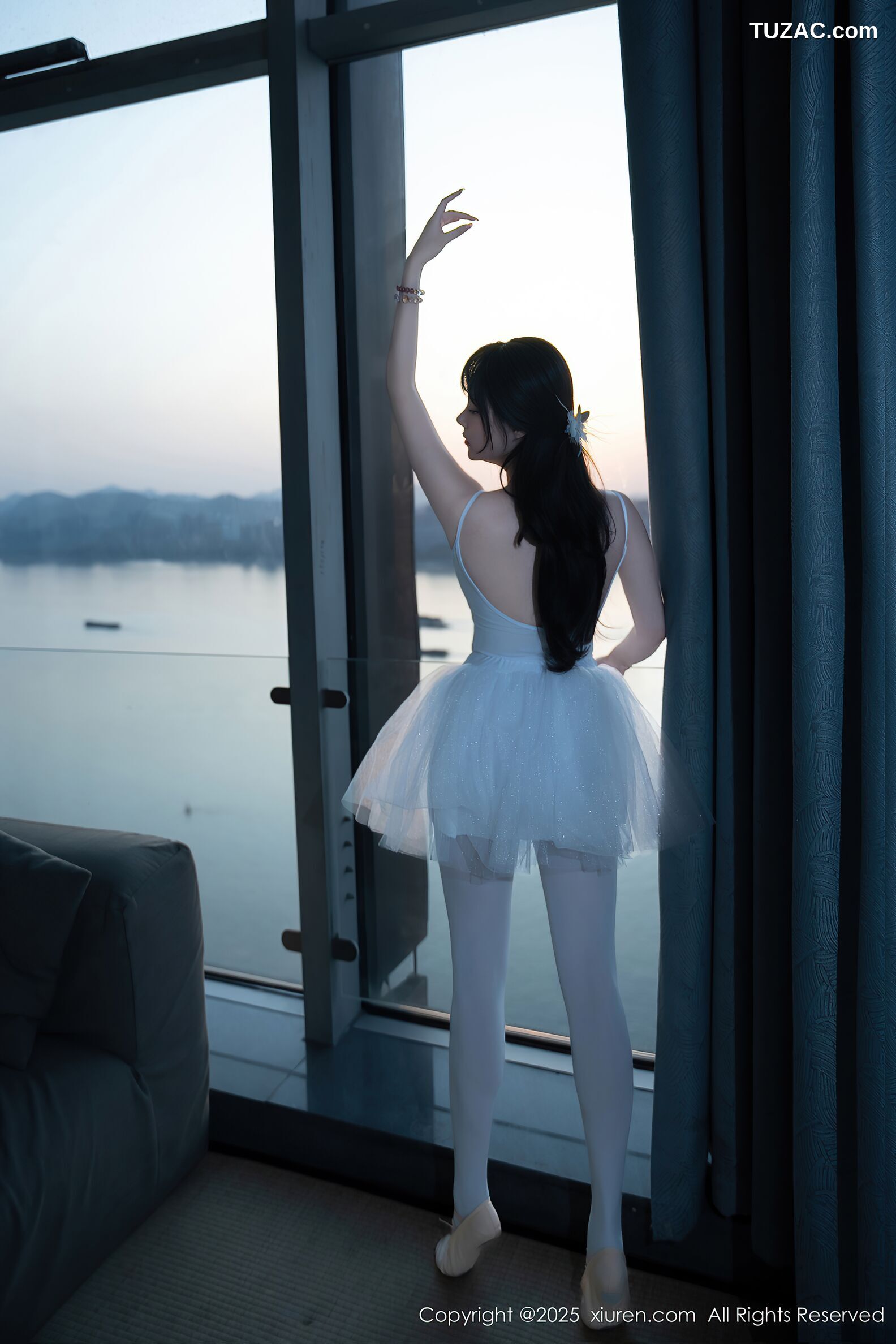 XiuRen秀人网-10575-软情-白色芭蕾服爆乳白丝-2025.07.23