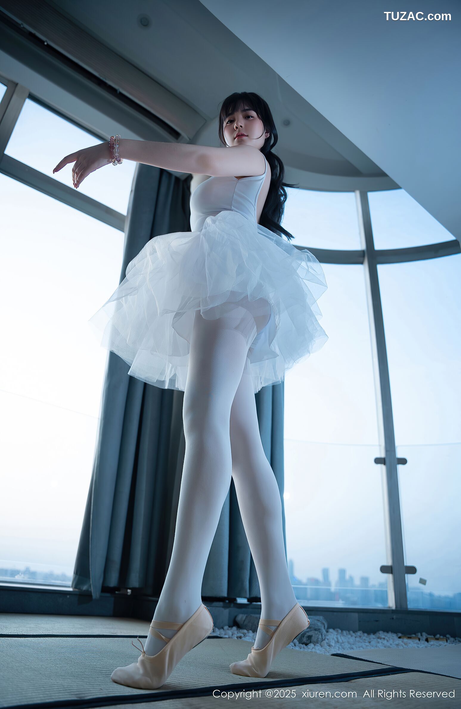 XiuRen秀人网-10575-软情-白色芭蕾服爆乳白丝-2025.07.23