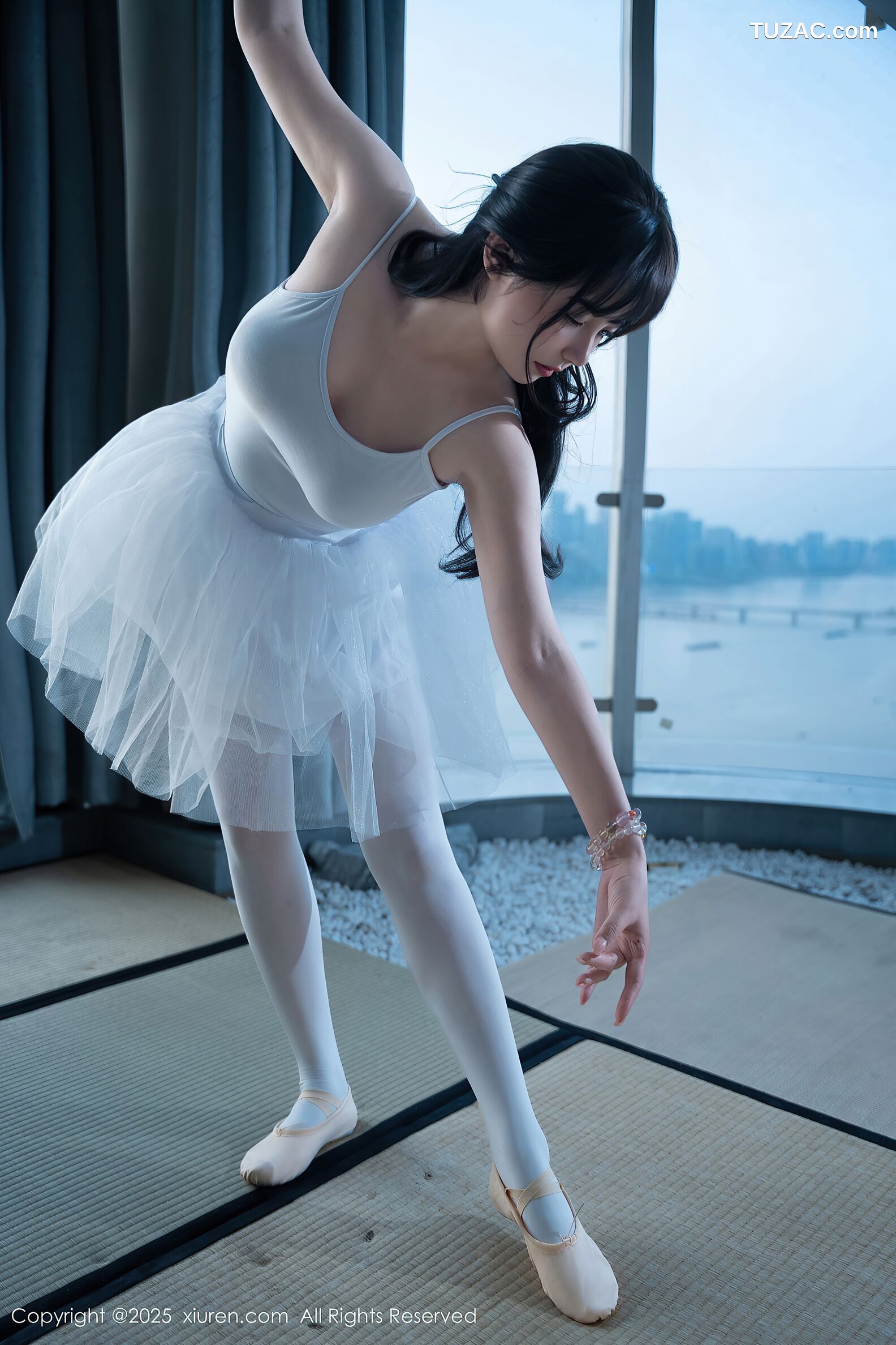 XiuRen秀人网-10575-软情-白色芭蕾服爆乳白丝-2025.07.23