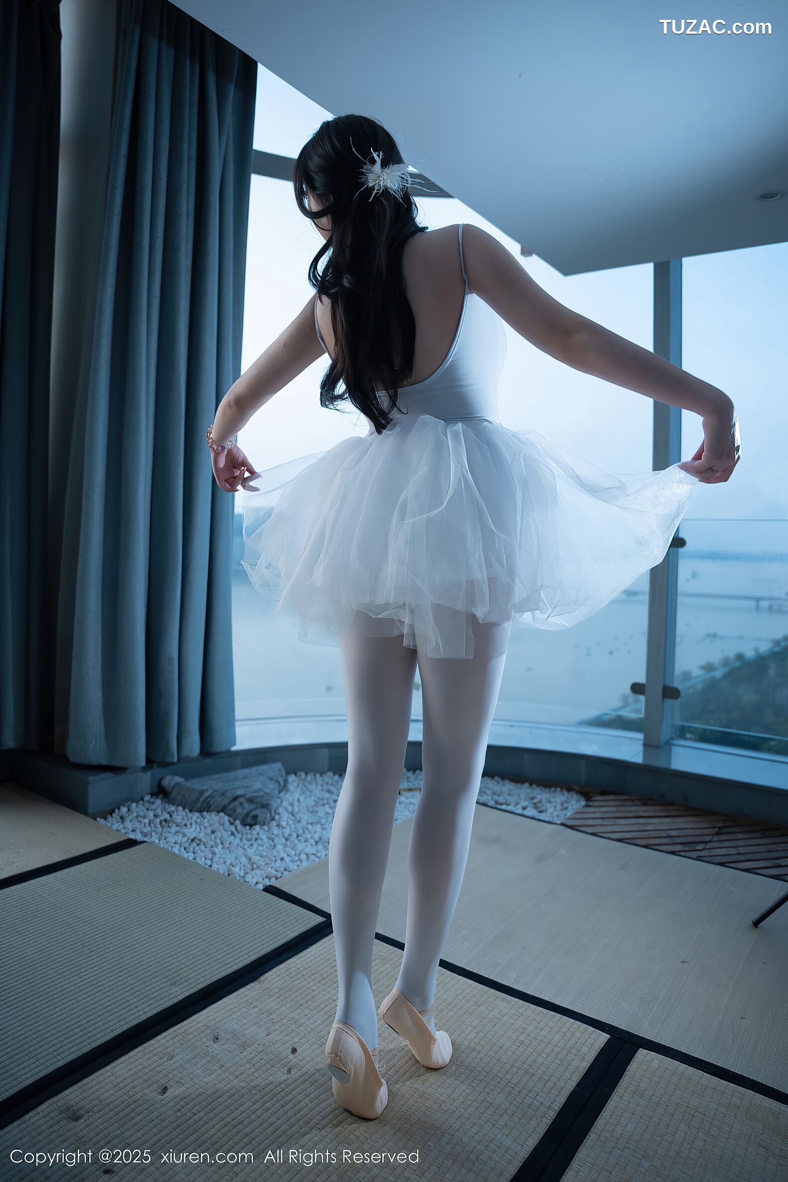 XiuRen秀人网-10575-软情-白色芭蕾服爆乳白丝-2025.07.23