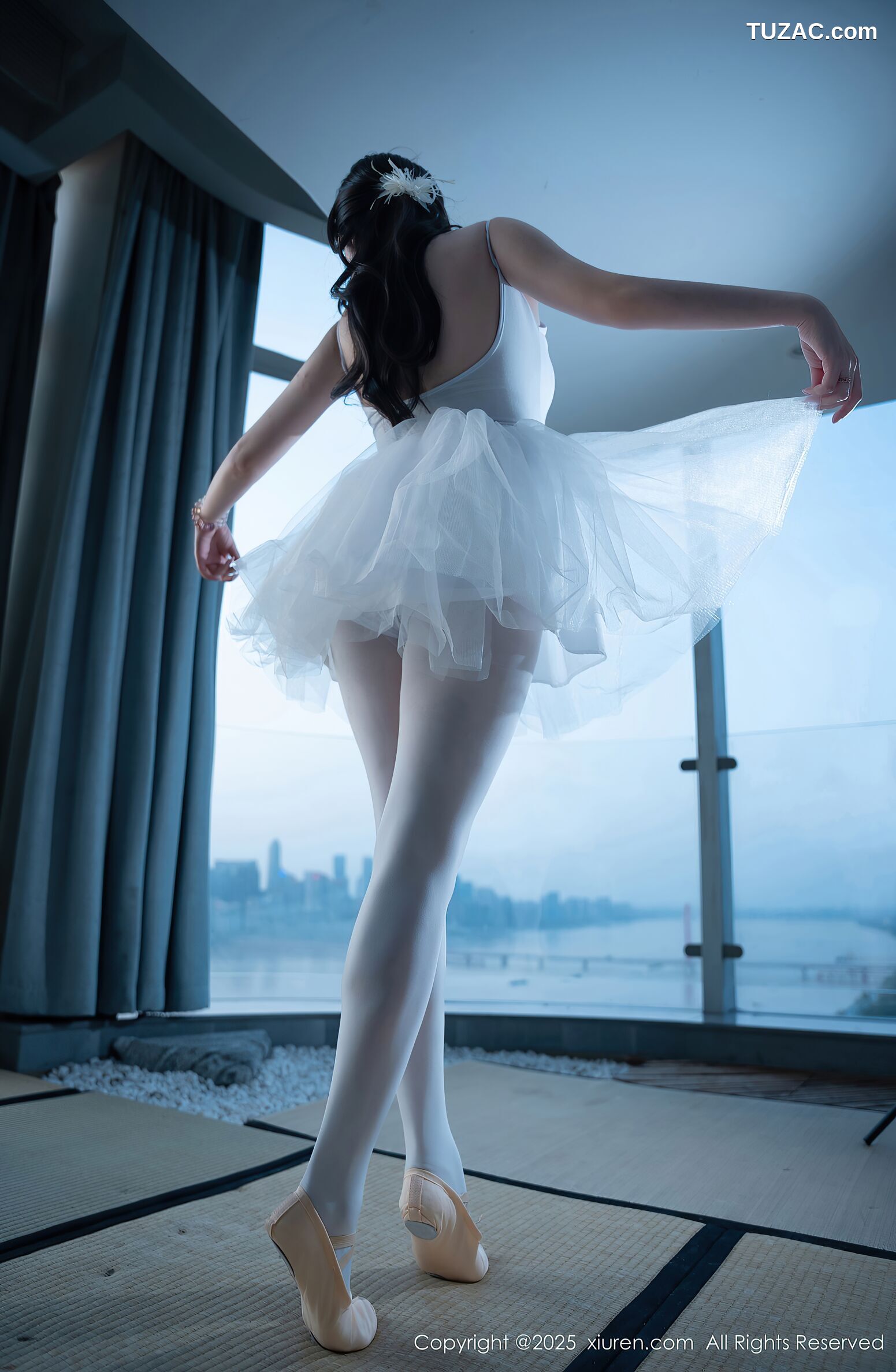 XiuRen秀人网-10575-软情-白色芭蕾服爆乳白丝-2025.07.23