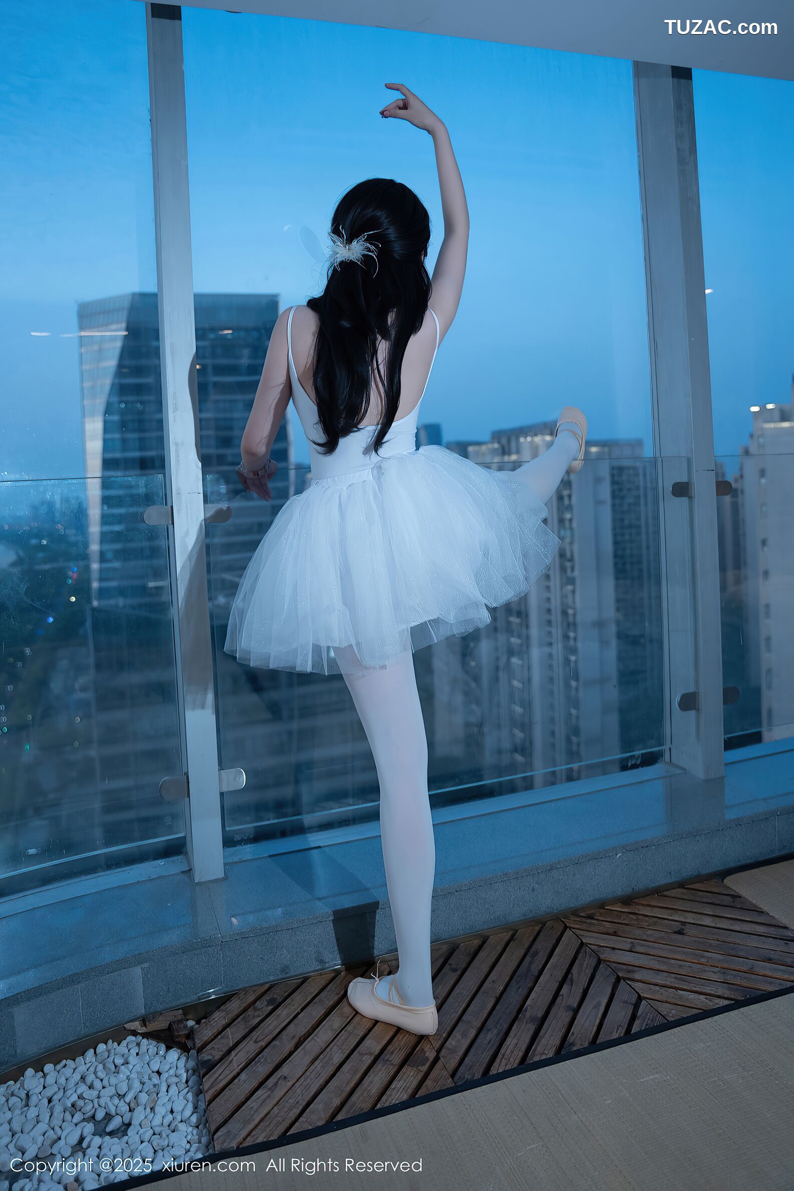 XiuRen秀人网-10575-软情-白色芭蕾服爆乳白丝-2025.07.23