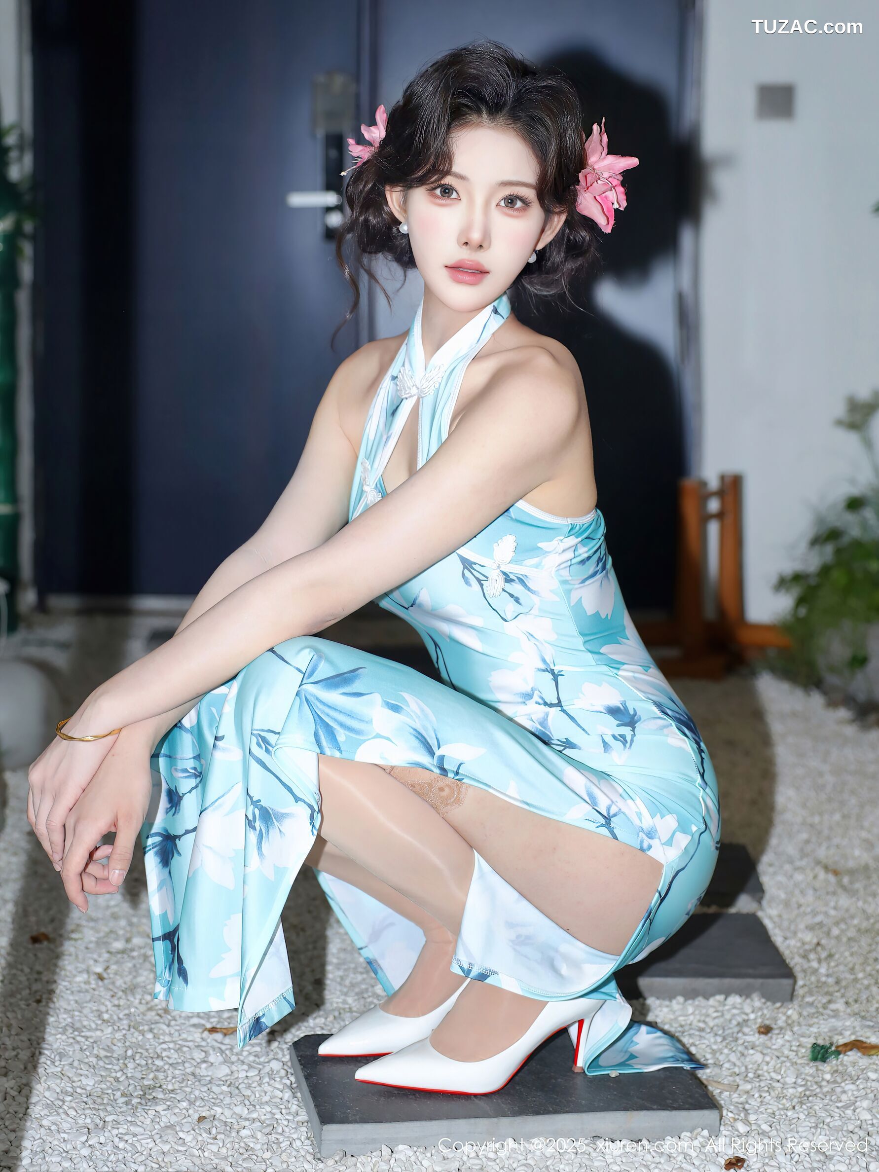 XiuRen秀人网-10594-梨霜儿-青色旗袍夜色街拍肉丝-2025.07.28