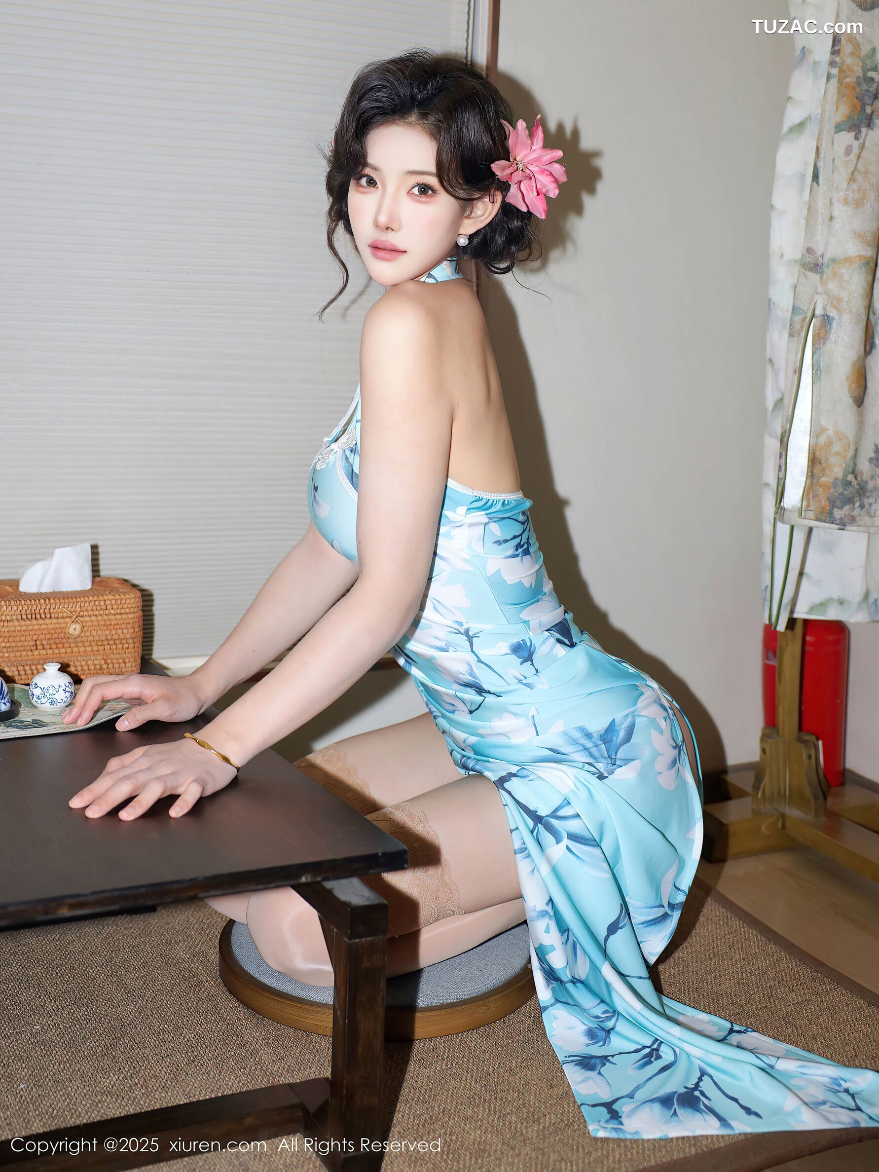 XiuRen秀人网-10594-梨霜儿-青色旗袍夜色街拍肉丝-2025.07.28