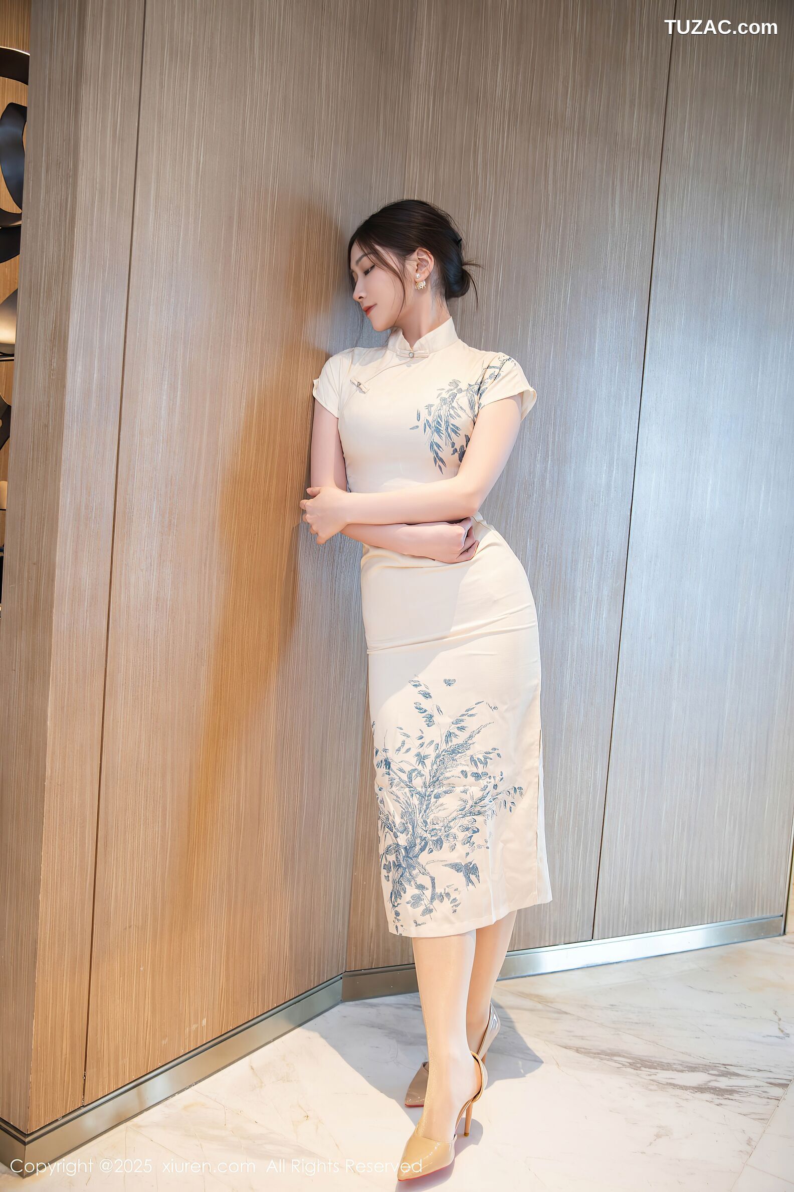 XiuRen秀人网-10605-刘婷婷-白色旗袍橙色蕾丝内衣肉丝-2025.07.31