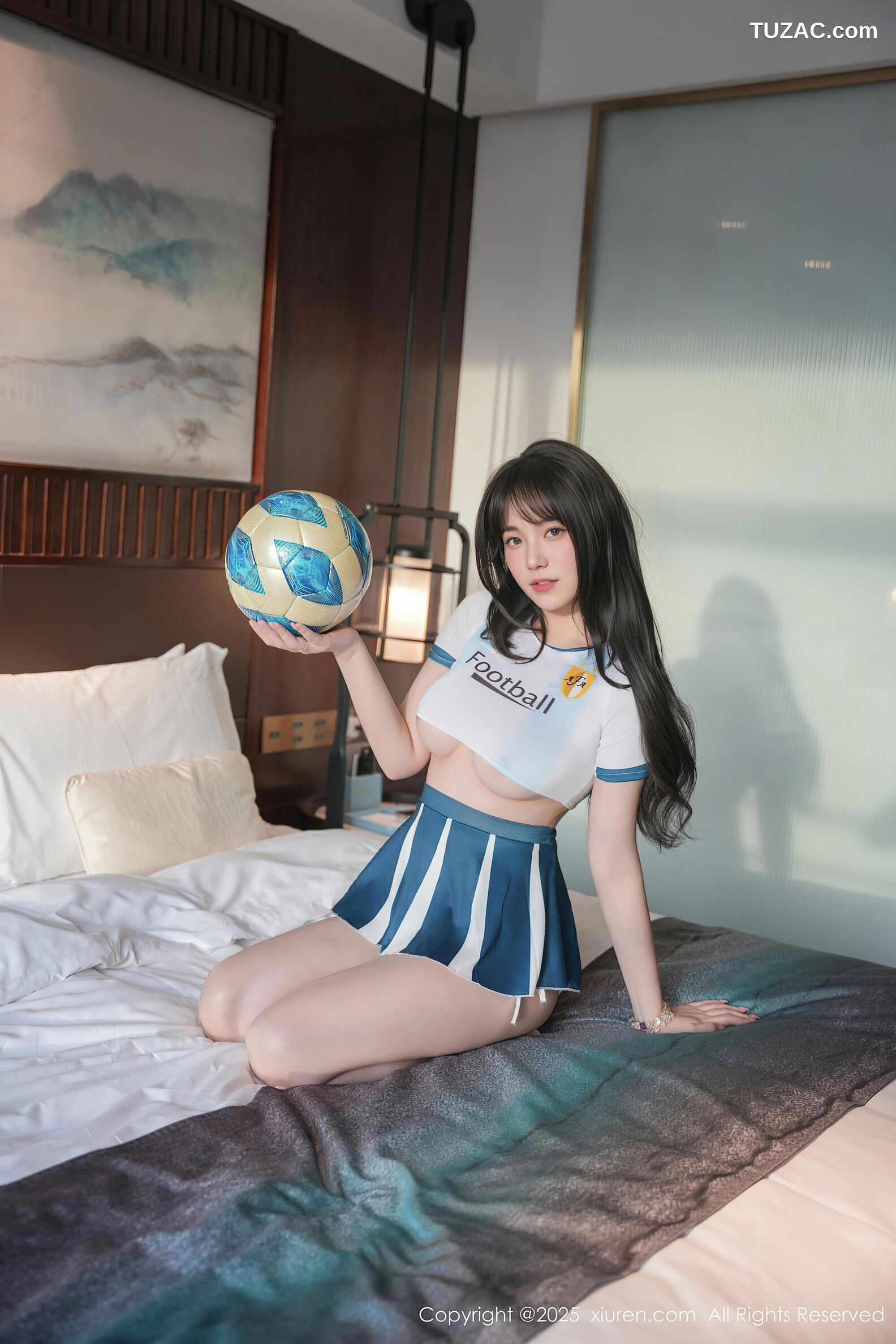 XiuRen秀人网-10606-软情-短T短裙足球宝贝-2025.07.31