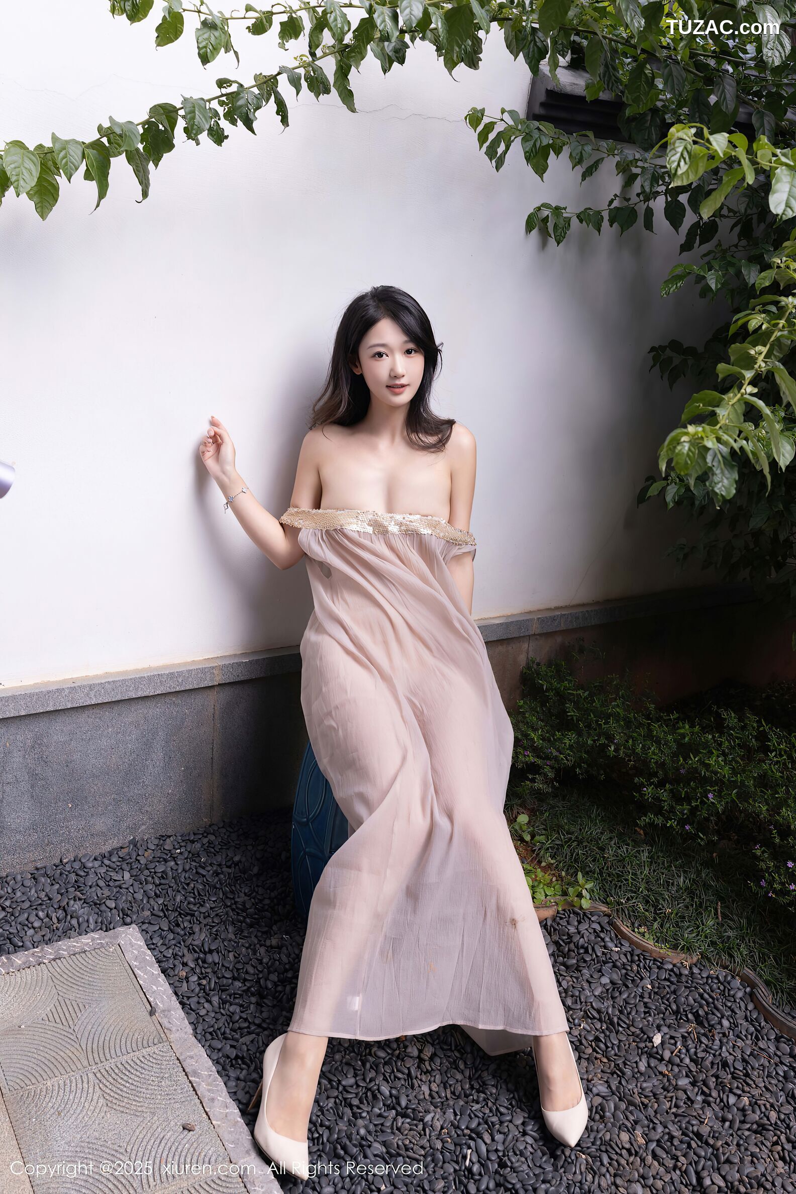 XiuRen秀人网-10619-唐安琪-浅色薄纱诱人肉色丝袜-2025.08.04