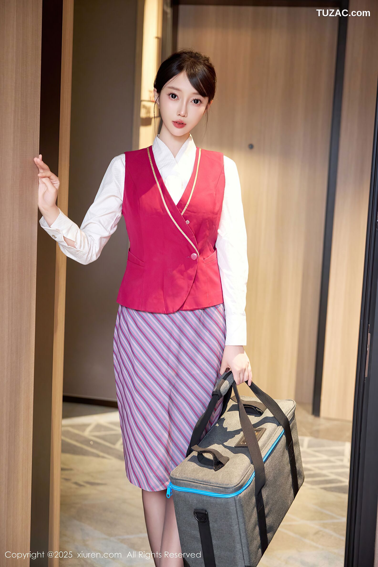 XiuRen秀人网-10620-玥儿玥er-空姐制服黑丝诱惑-2025.08.04