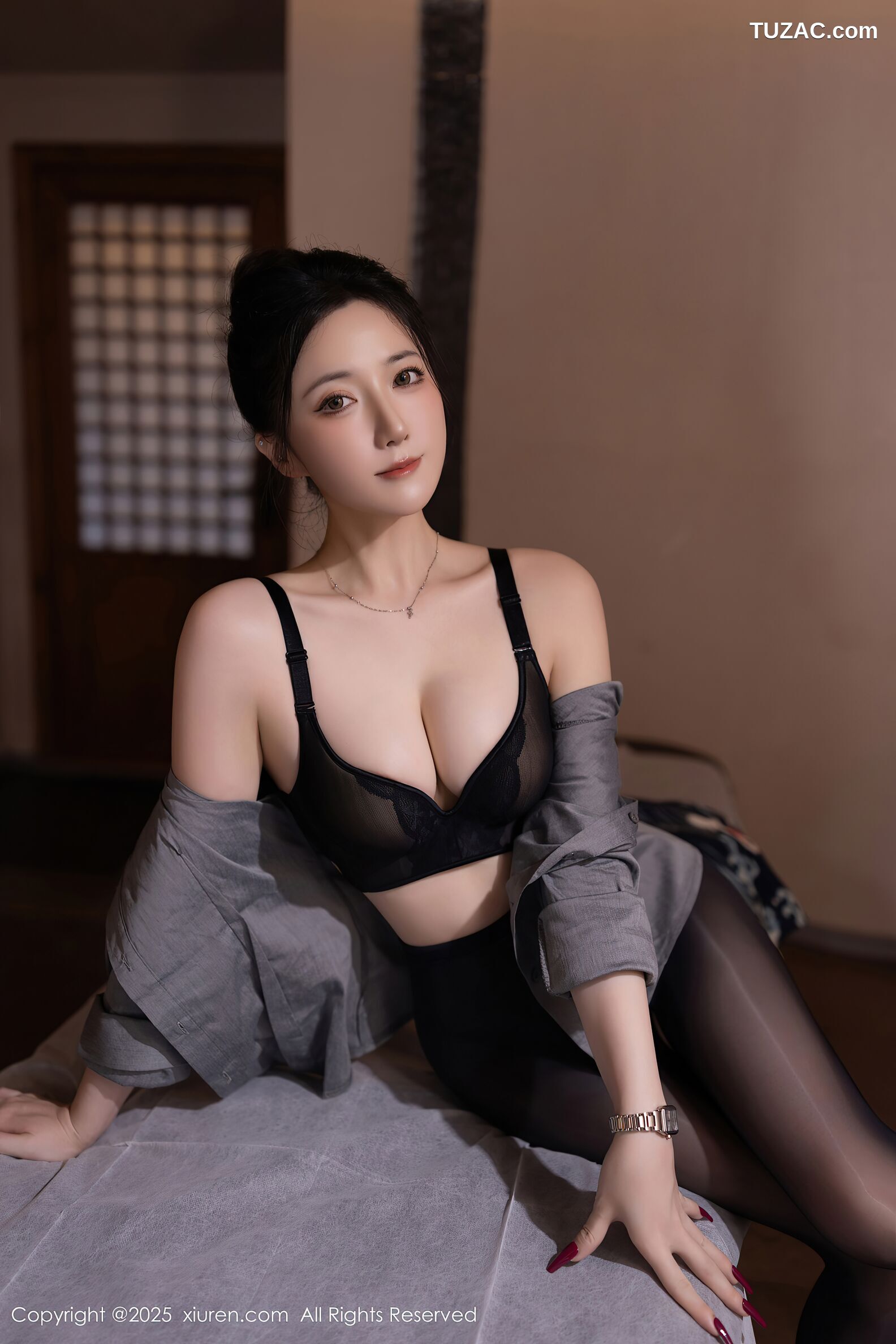 XiuRen秀人网-10635-鱼子酱Fish-气质千金小姐灰衬衫黑短裙黑丝和服按摩-2025.08.08
