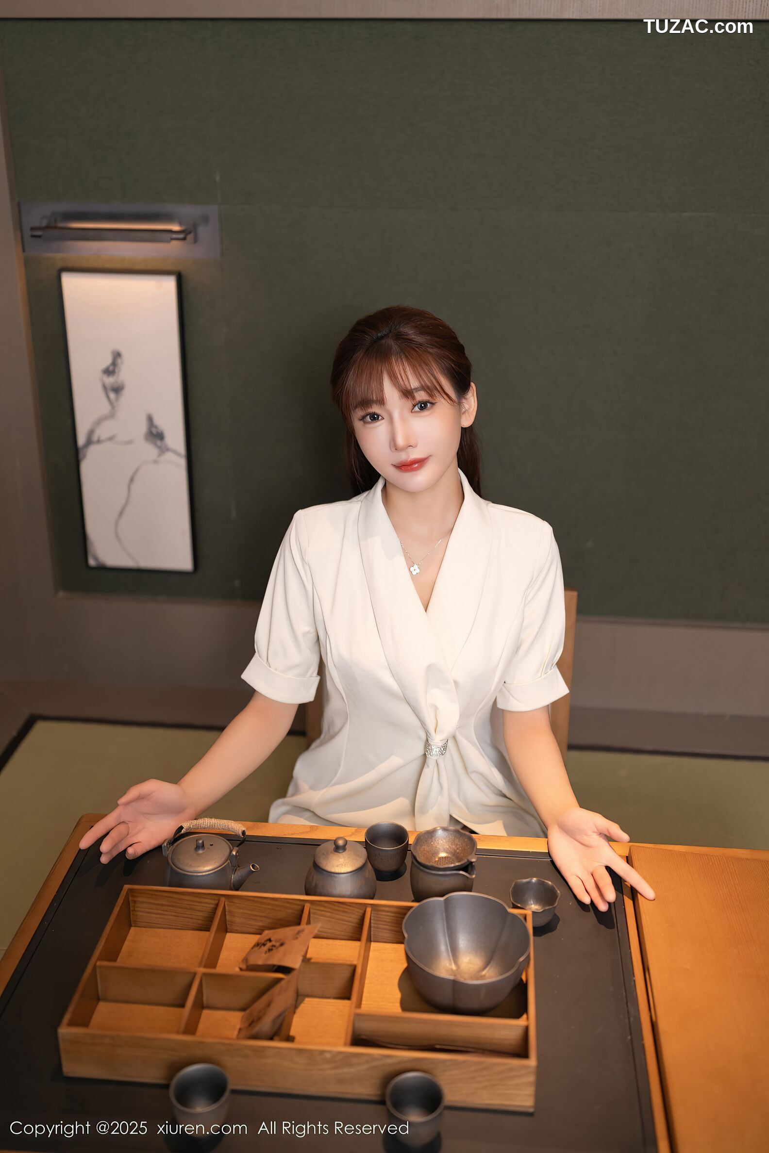 XiuRen秀人网-10650-陆萱萱-白色外套白短裤黑丝珍珠内裤-2025.08.14