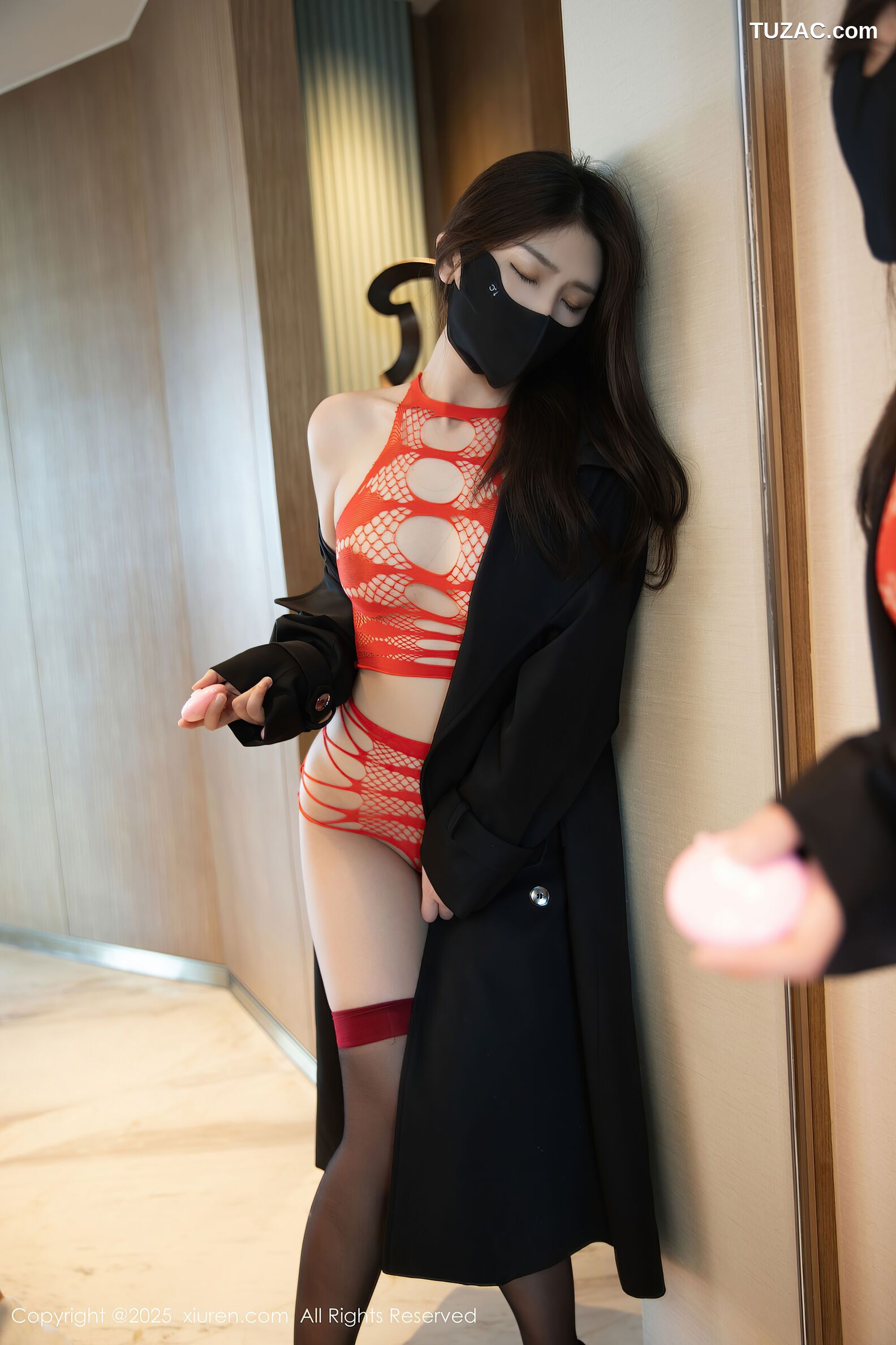 XiuRen秀人网-10652-刘婷婷-黑色风衣红色情趣内衣绑缚跳蛋爆乳-2025.08.15