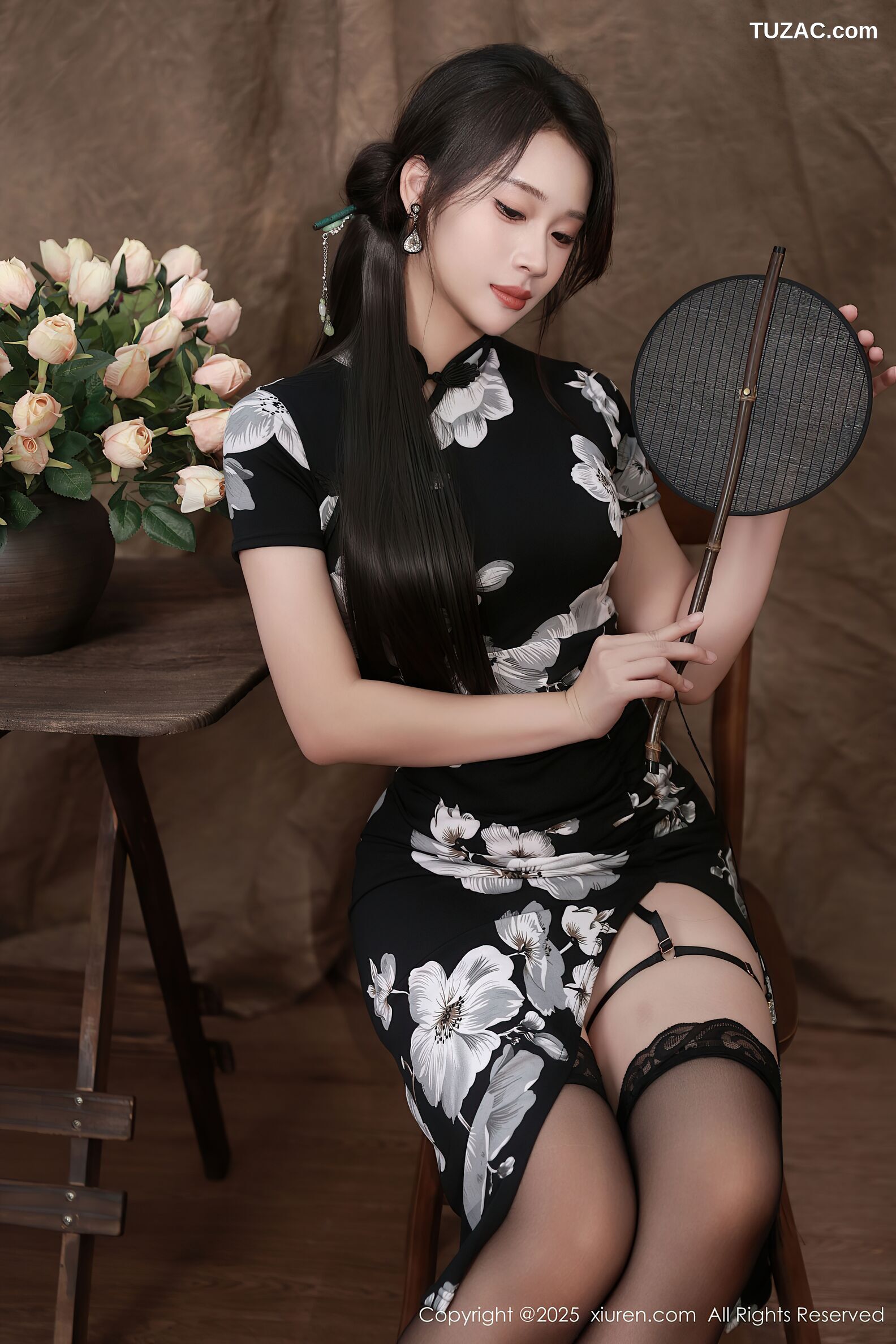 XiuRen秀人网-10655-南乔-黑色白印花旗袍紫色情趣内衣-2025.08.15