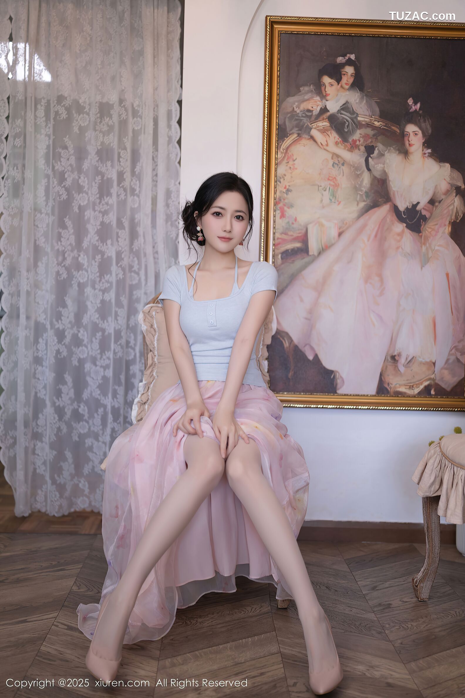 XiuRen秀人网-10656-鱼子酱Fish-浅灰T淡粉纱裙诱人肉色丝袜-2025.08.15