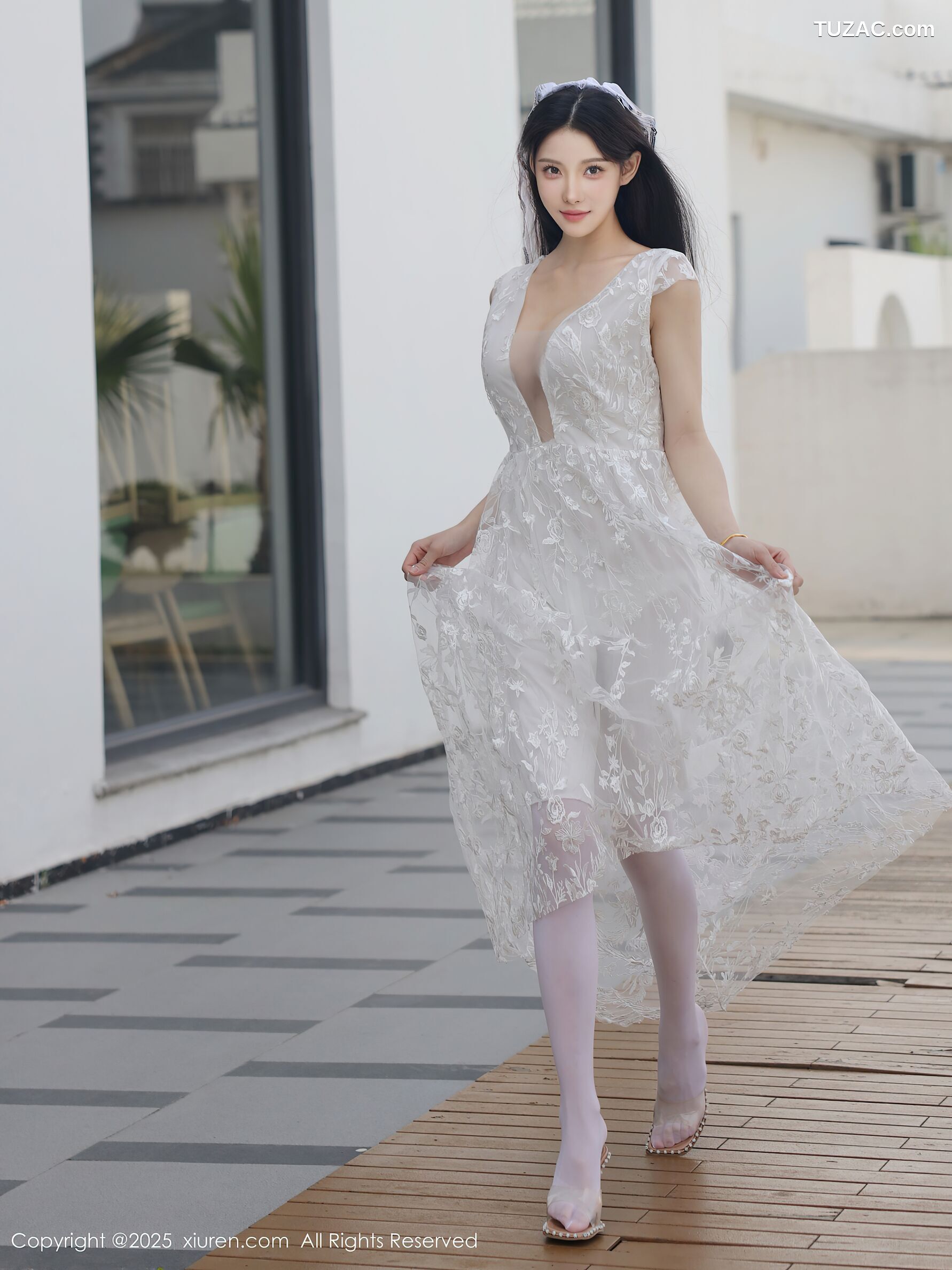 XiuRen秀人网-10661-梨霜儿-白色婚纱诱人白色丝袜-2025.08.18