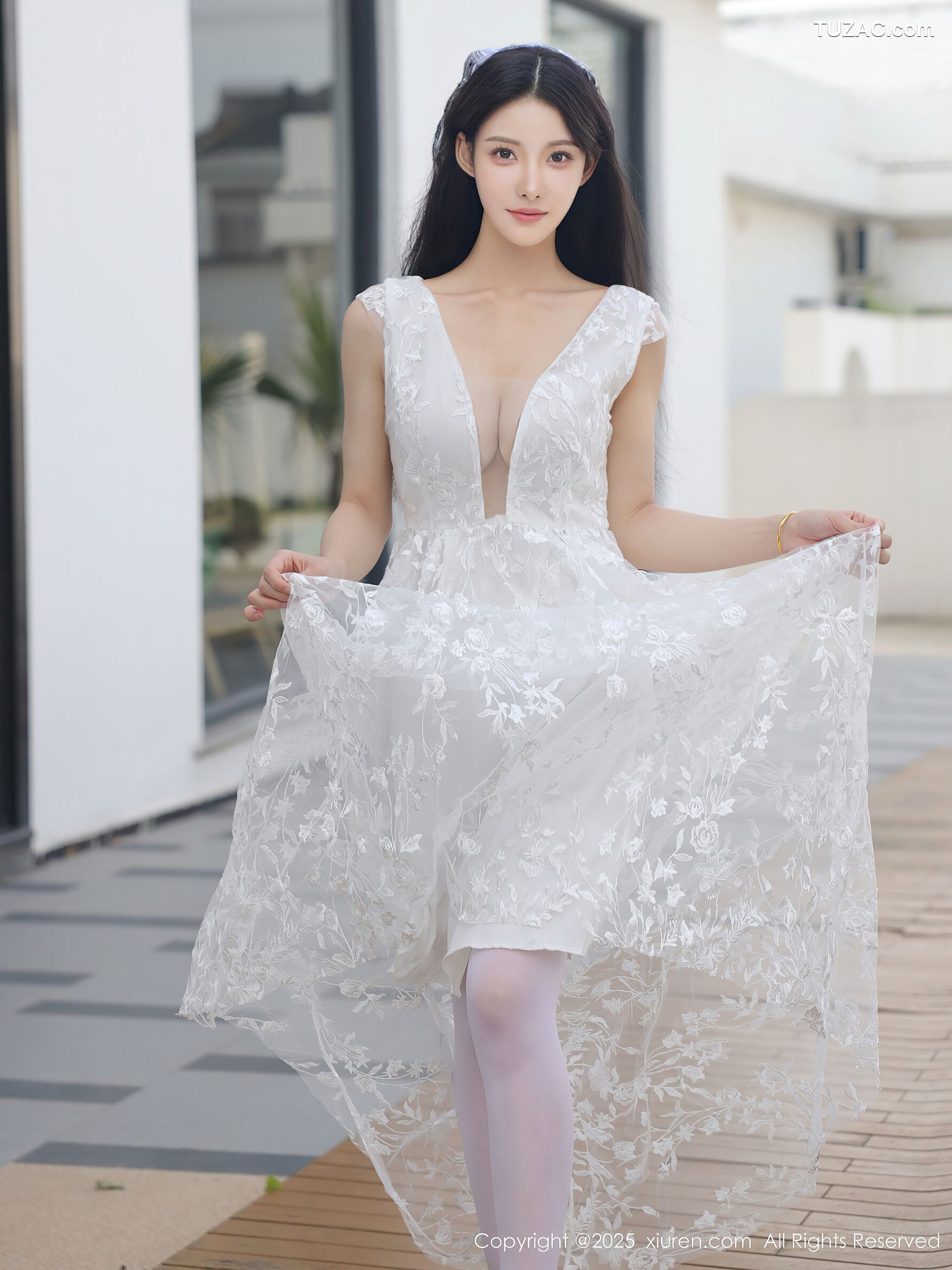 XiuRen秀人网-10661-梨霜儿-白色婚纱诱人白色丝袜-2025.08.18