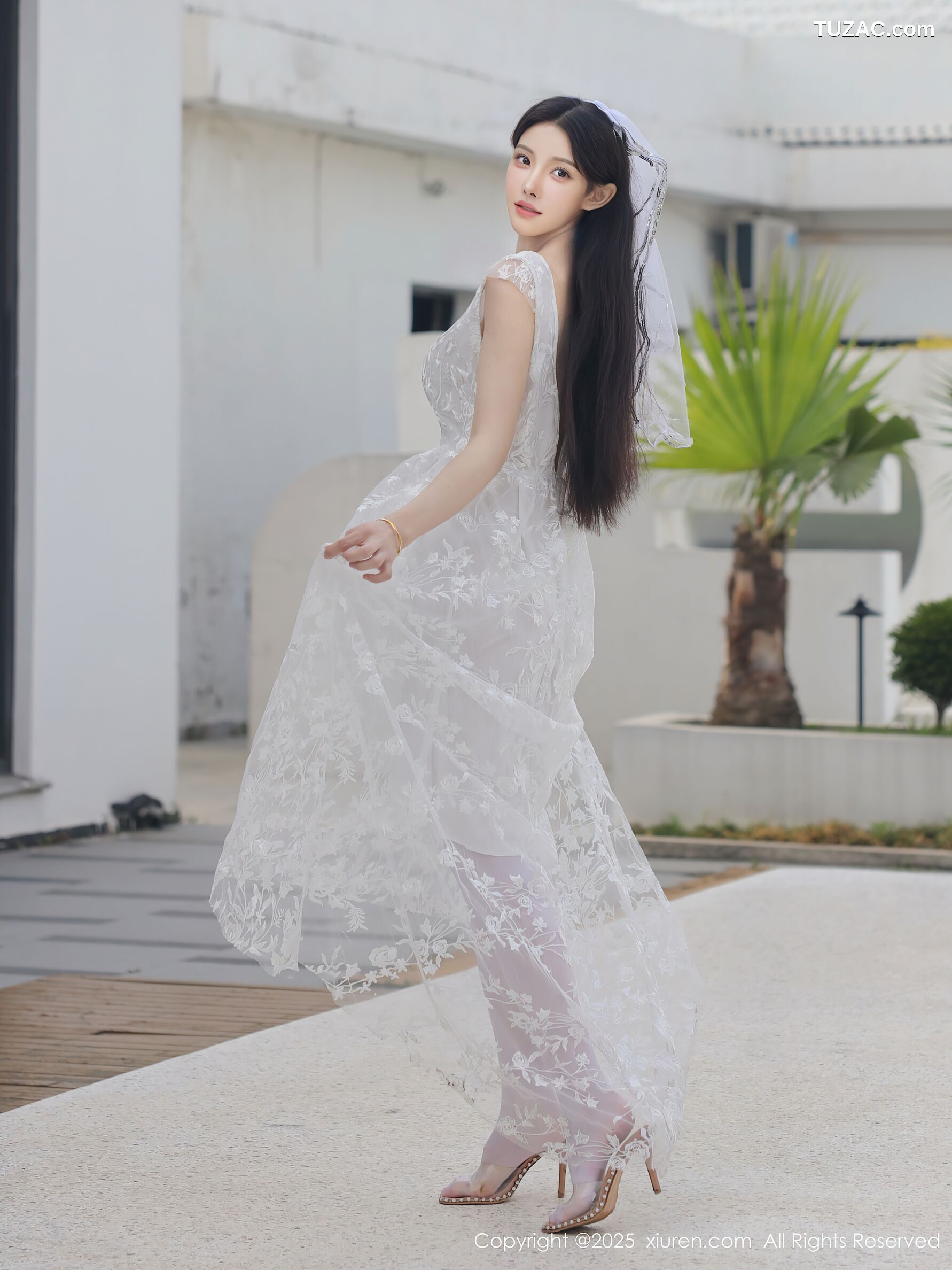 XiuRen秀人网-10661-梨霜儿-白色婚纱诱人白色丝袜-2025.08.18