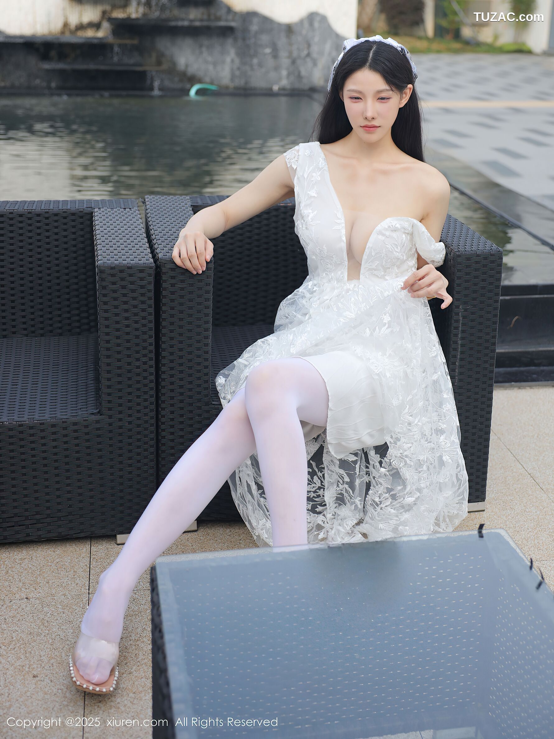 XiuRen秀人网-10661-梨霜儿-白色婚纱诱人白色丝袜-2025.08.18