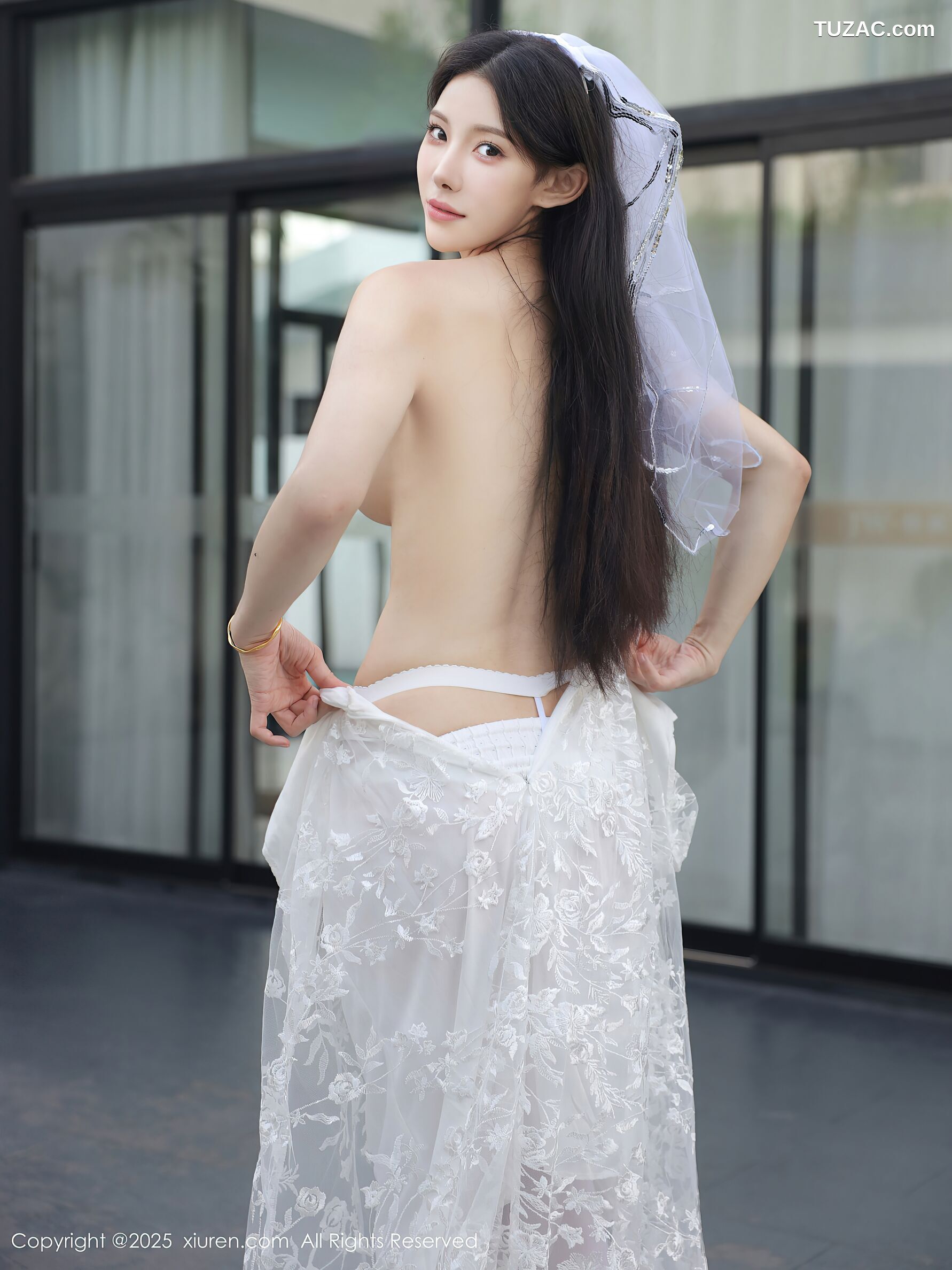XiuRen秀人网-10661-梨霜儿-白色婚纱诱人白色丝袜-2025.08.18