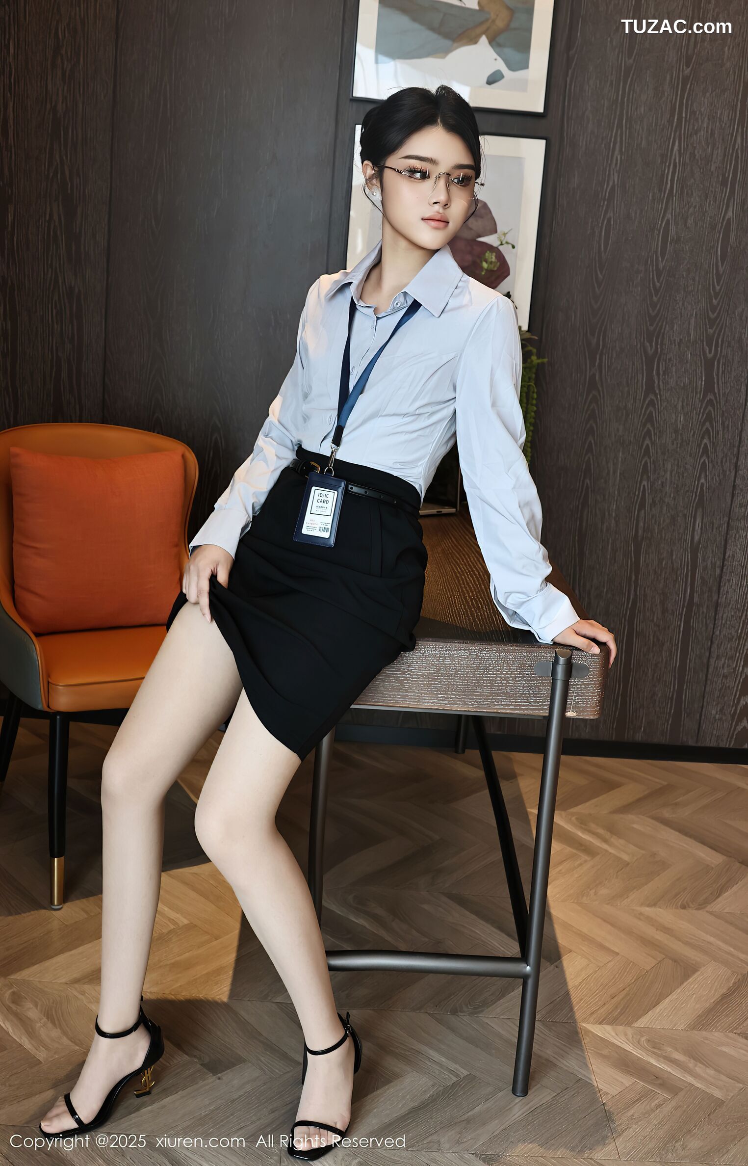 XiuRen秀人网-10674-糯梨子-OL白衬衫黑短裙肉丝-2025.08.21