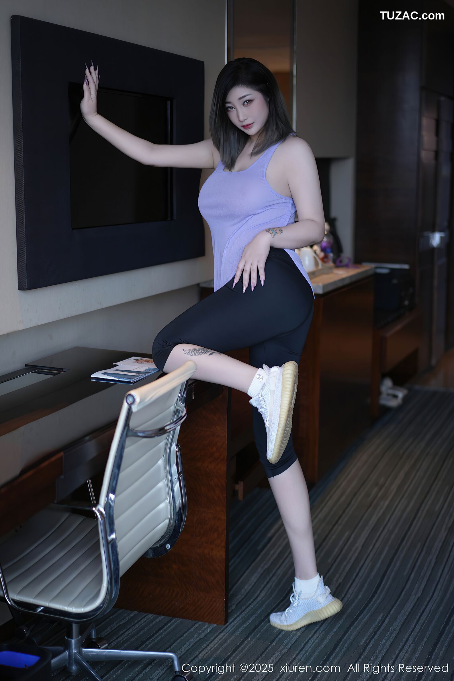 XiuRen秀人网-10682-妲己_Toxic-紫灰色上衣运动美女-2025.08.22