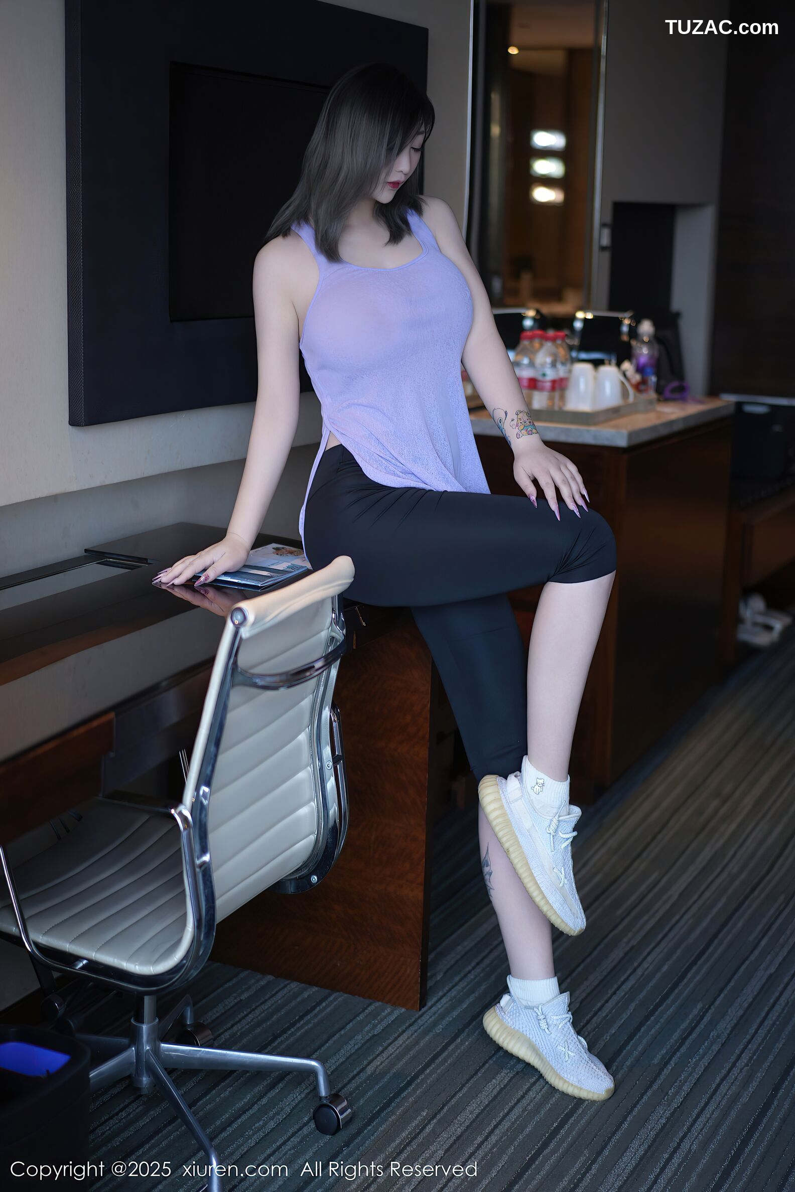 XiuRen秀人网-10682-妲己_Toxic-紫灰色上衣运动美女-2025.08.22