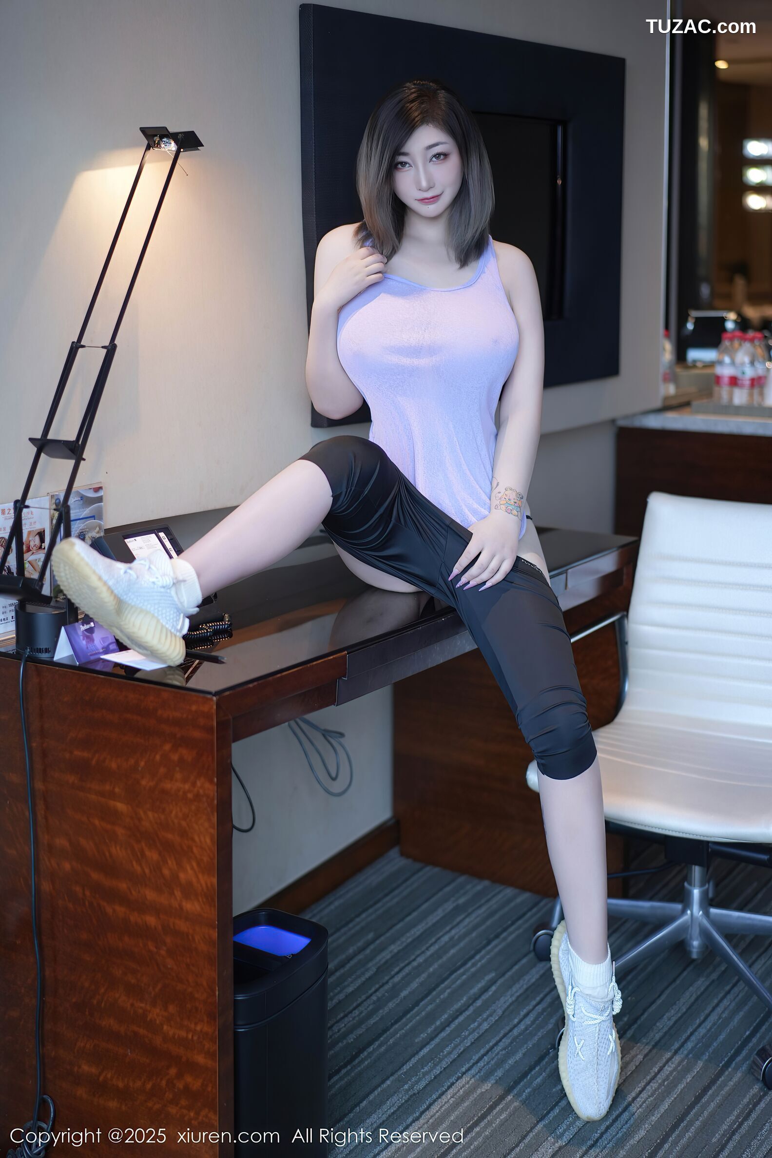 XiuRen秀人网-10682-妲己_Toxic-紫灰色上衣运动美女-2025.08.22