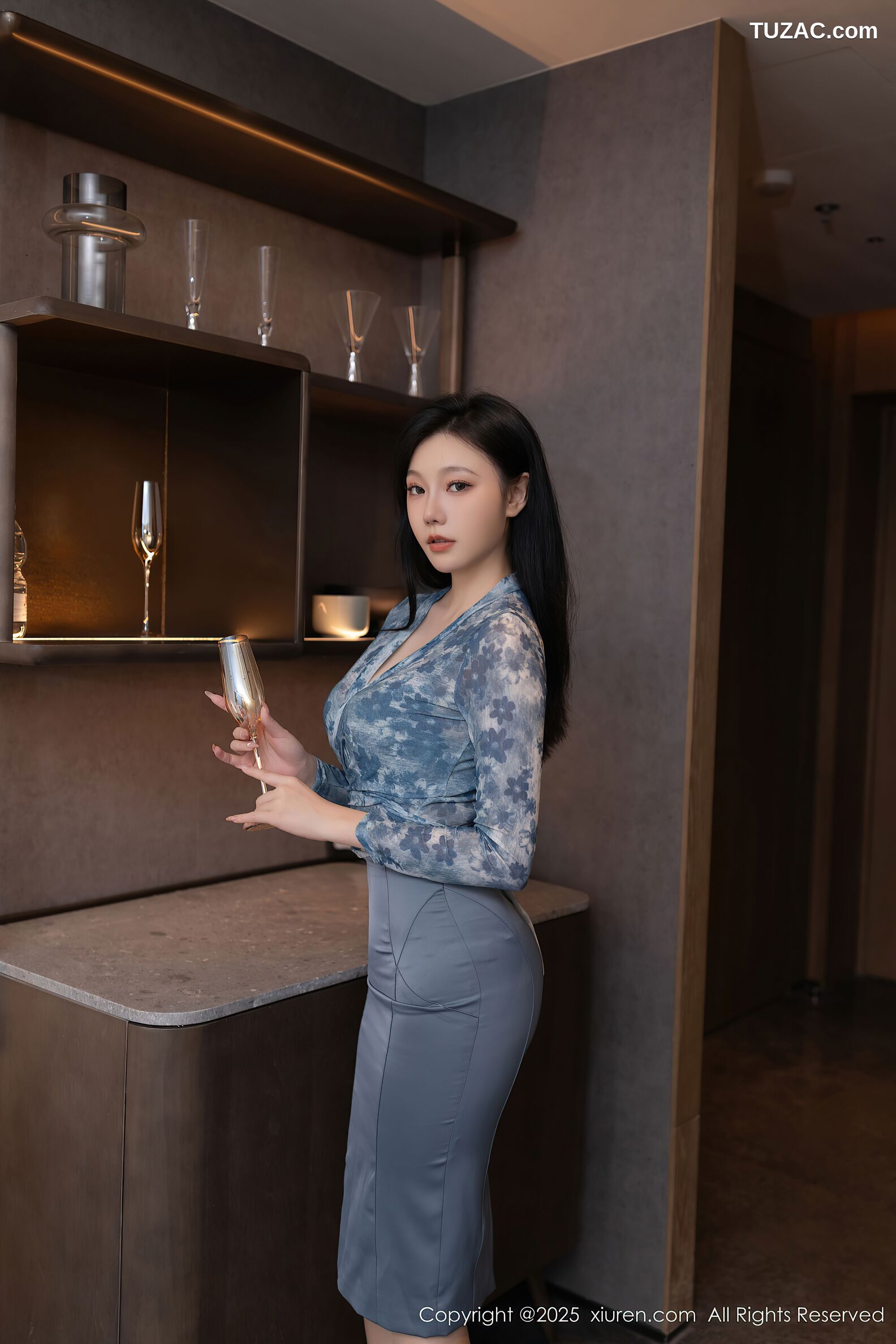XiuRen秀人网-10693-安然anran-灰色长裙灰内衣肉丝-2025.08.26