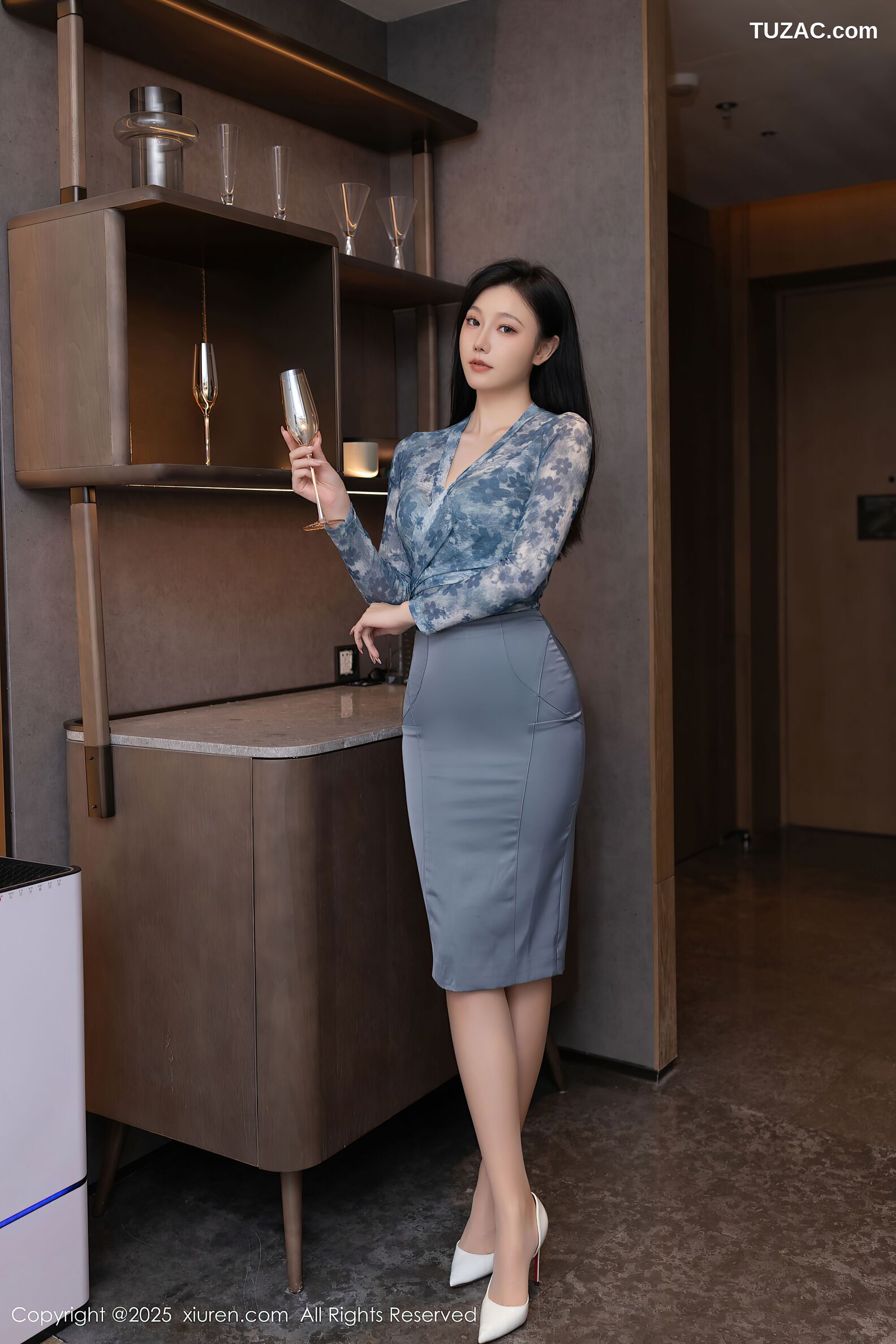 XiuRen秀人网-10693-安然anran-灰色长裙灰内衣肉丝-2025.08.26