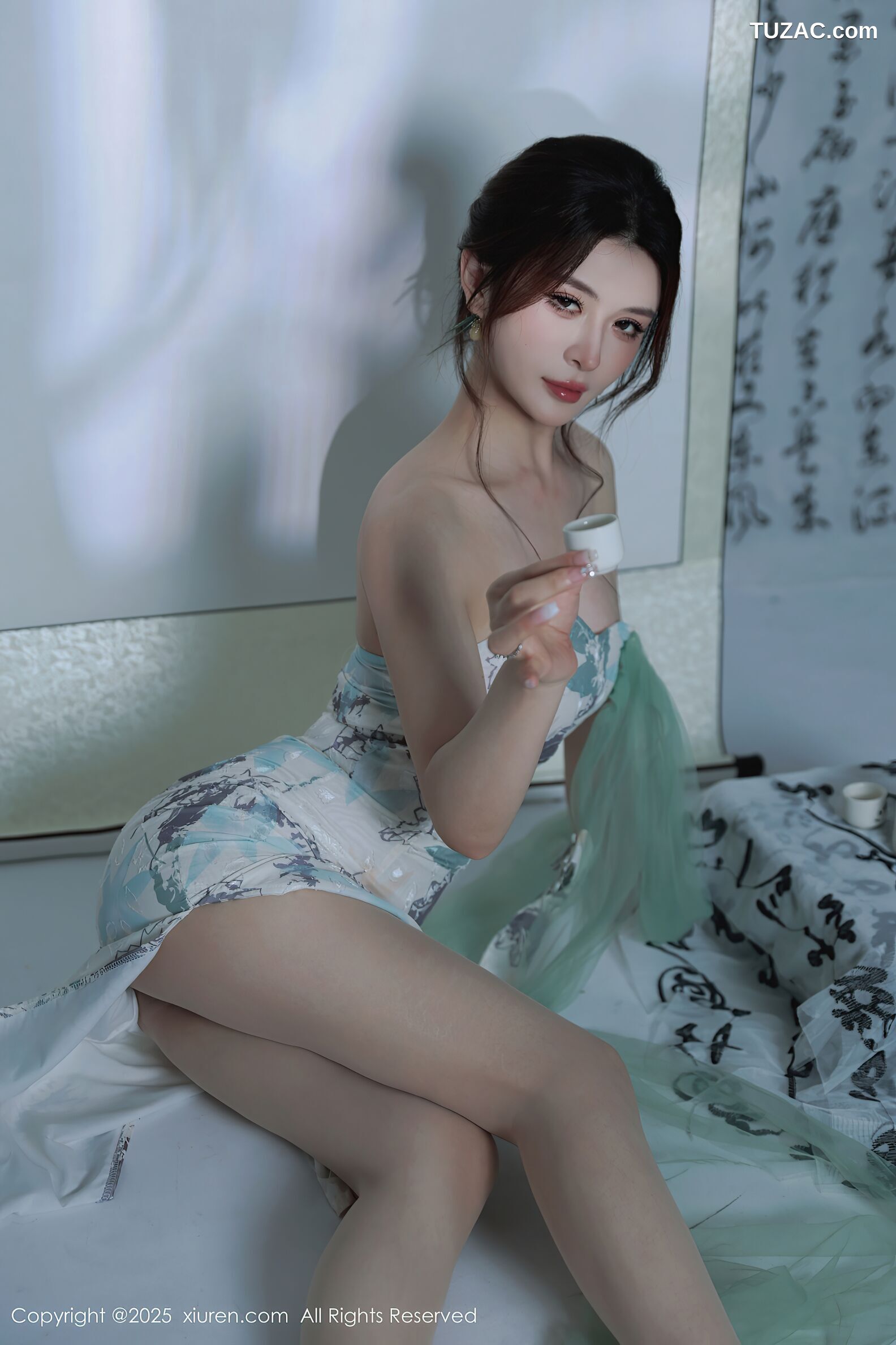 XiuRen秀人网-10694-阿依莎-浅色古风裙白蕾丝内衣-2025.08.27