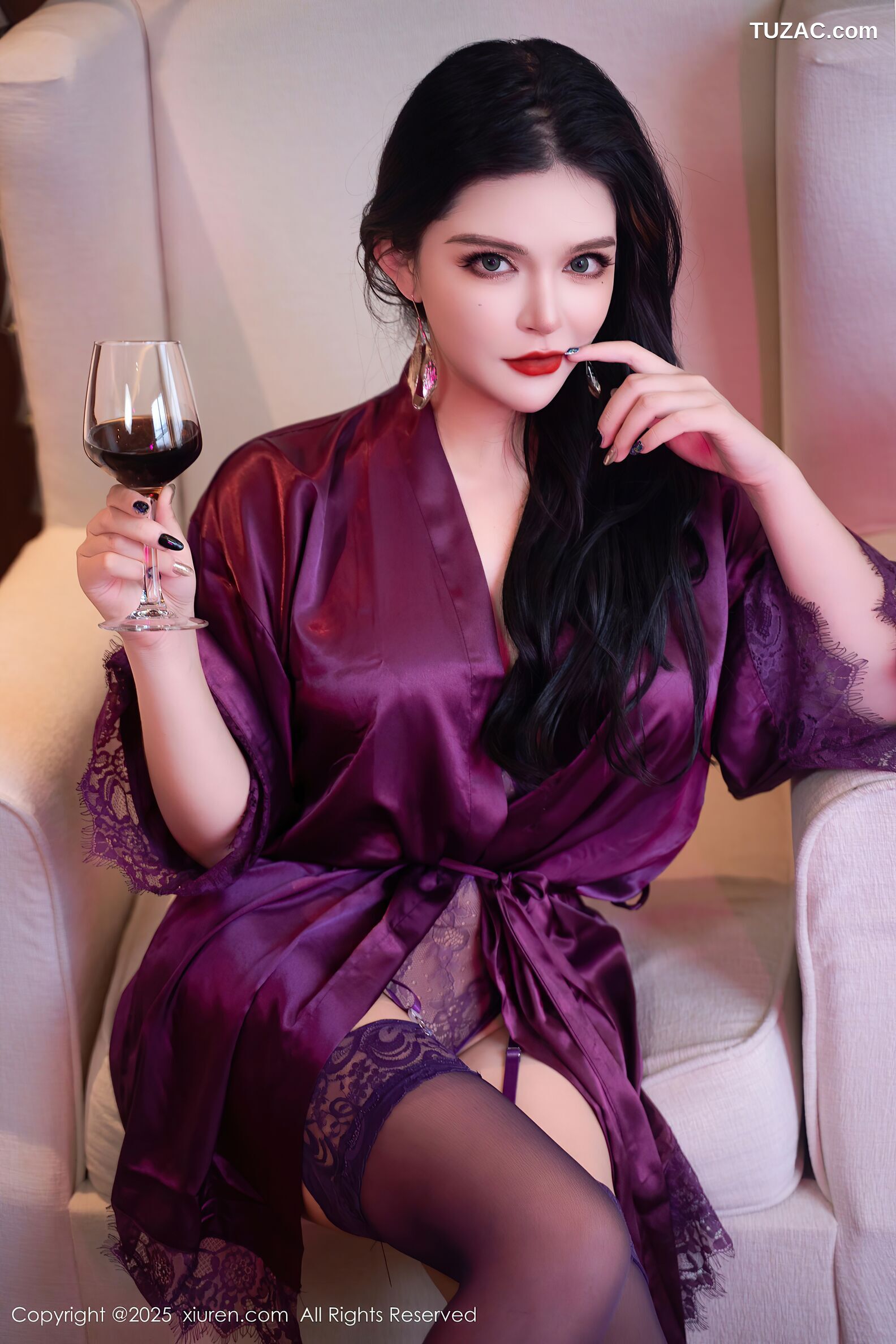 XiuRen秀人网-10700-伊丽莎有点白-酒红色睡衣-白衬衫情趣黑丝-2025.08.28