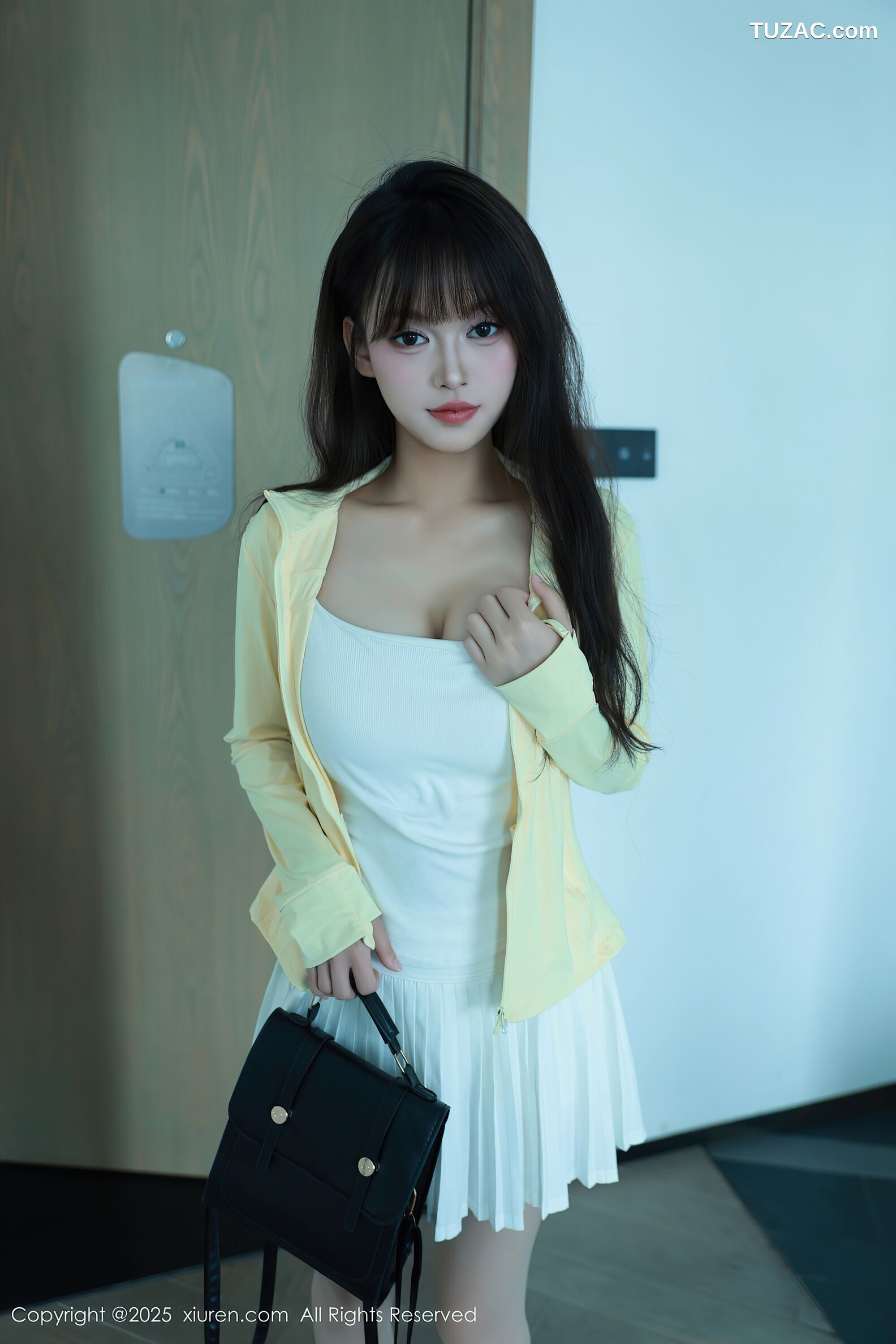XiuRen秀人网-10702-糯咪-白色短裙白色丝袜-2025.08.28