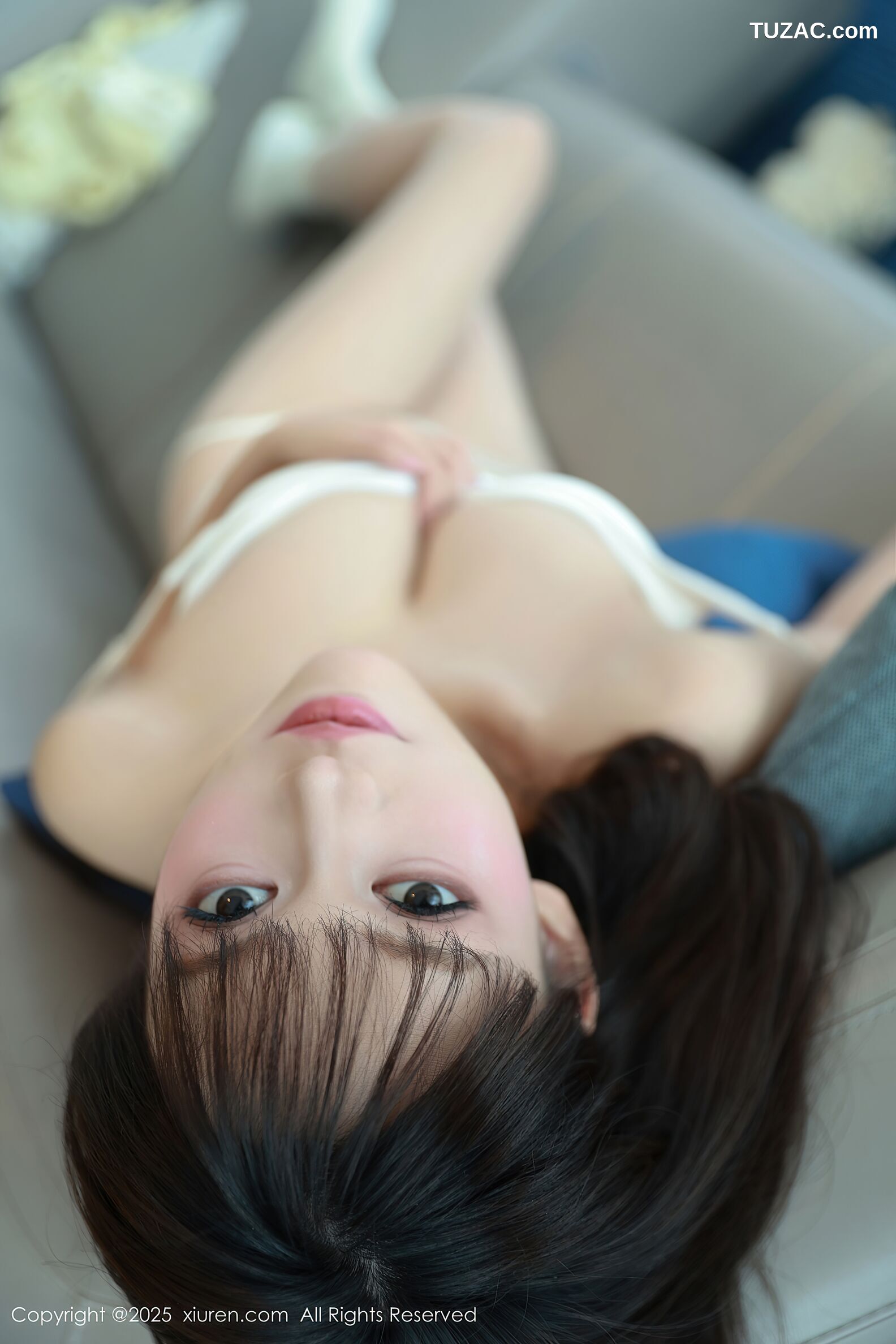 XiuRen秀人网-10702-糯咪-白色短裙白色丝袜-2025.08.28