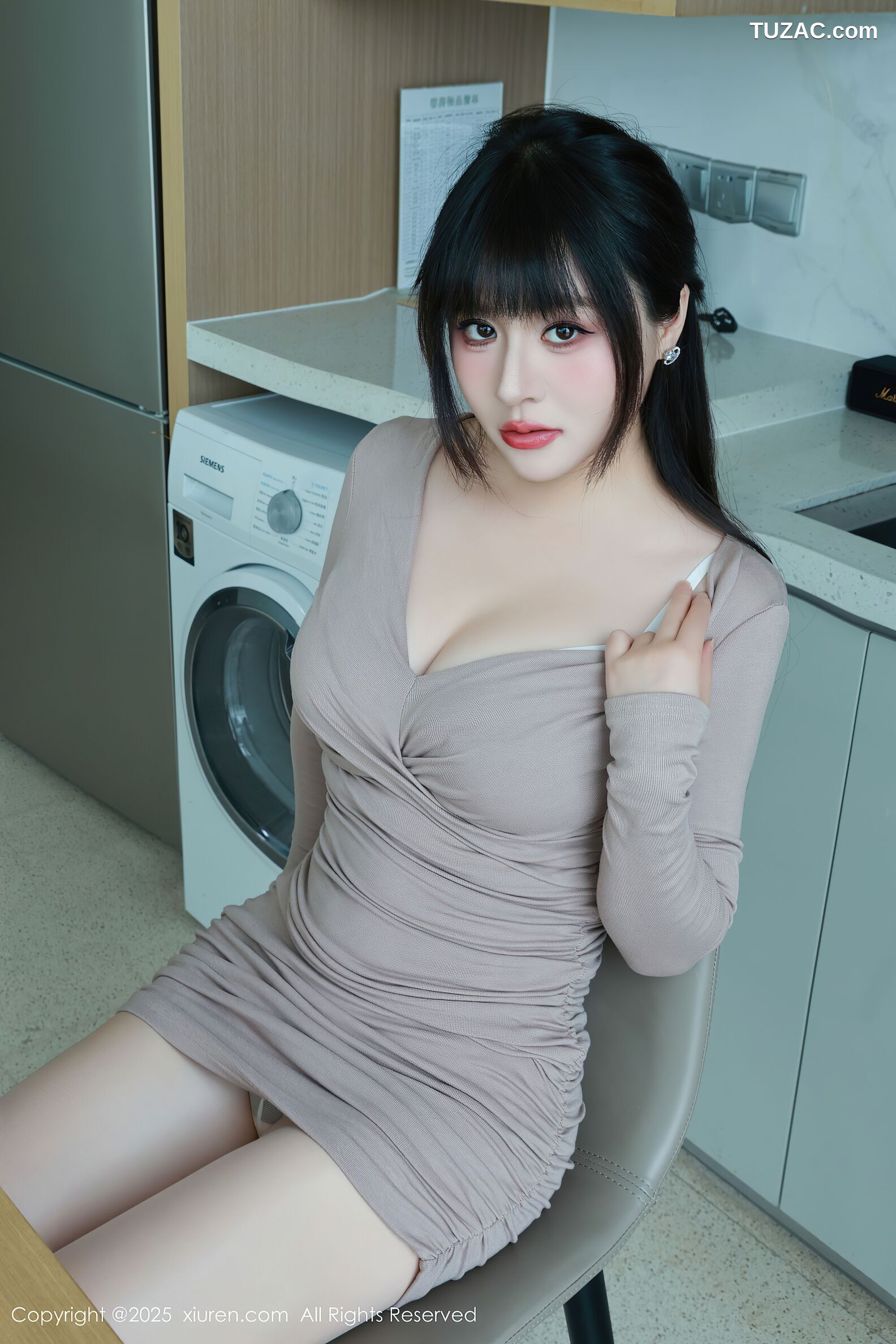 XiuRen秀人网-10718-南汐RuRu-浅灰连衣短裙白色内衣原色丝袜-2025.09.02