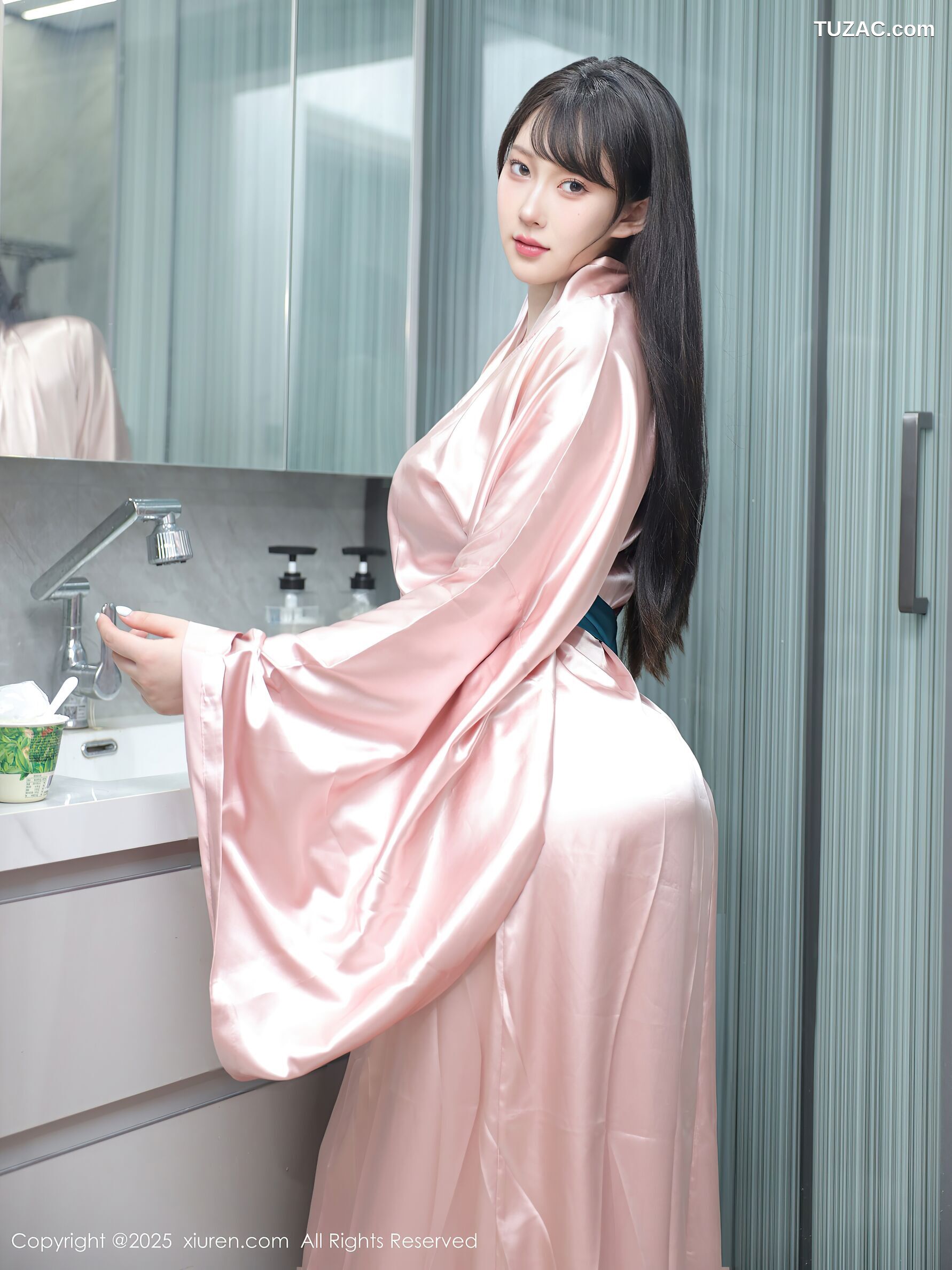 XiuRen秀人网-10724-李沁恩lrene-粉色浴袍情趣红内衣浴室场景-2025.09.03