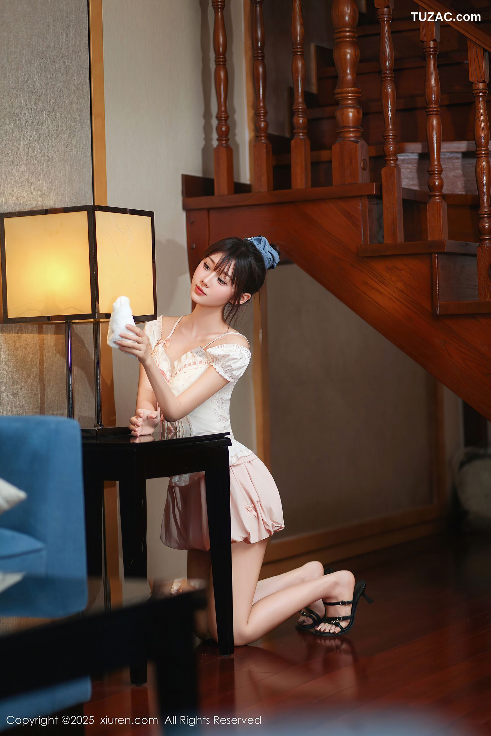 XiuRen秀人网-10730-炎恬kitty-白色吊带少女短裙香肩-2025.09.05