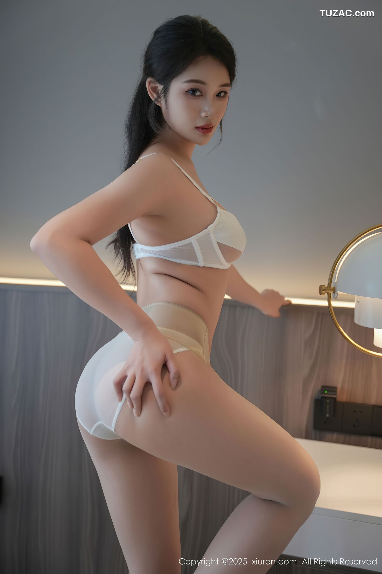 XiuRen秀人网-10735-南乔-白色衬衫短裙肉色丝袜-2025.09.05