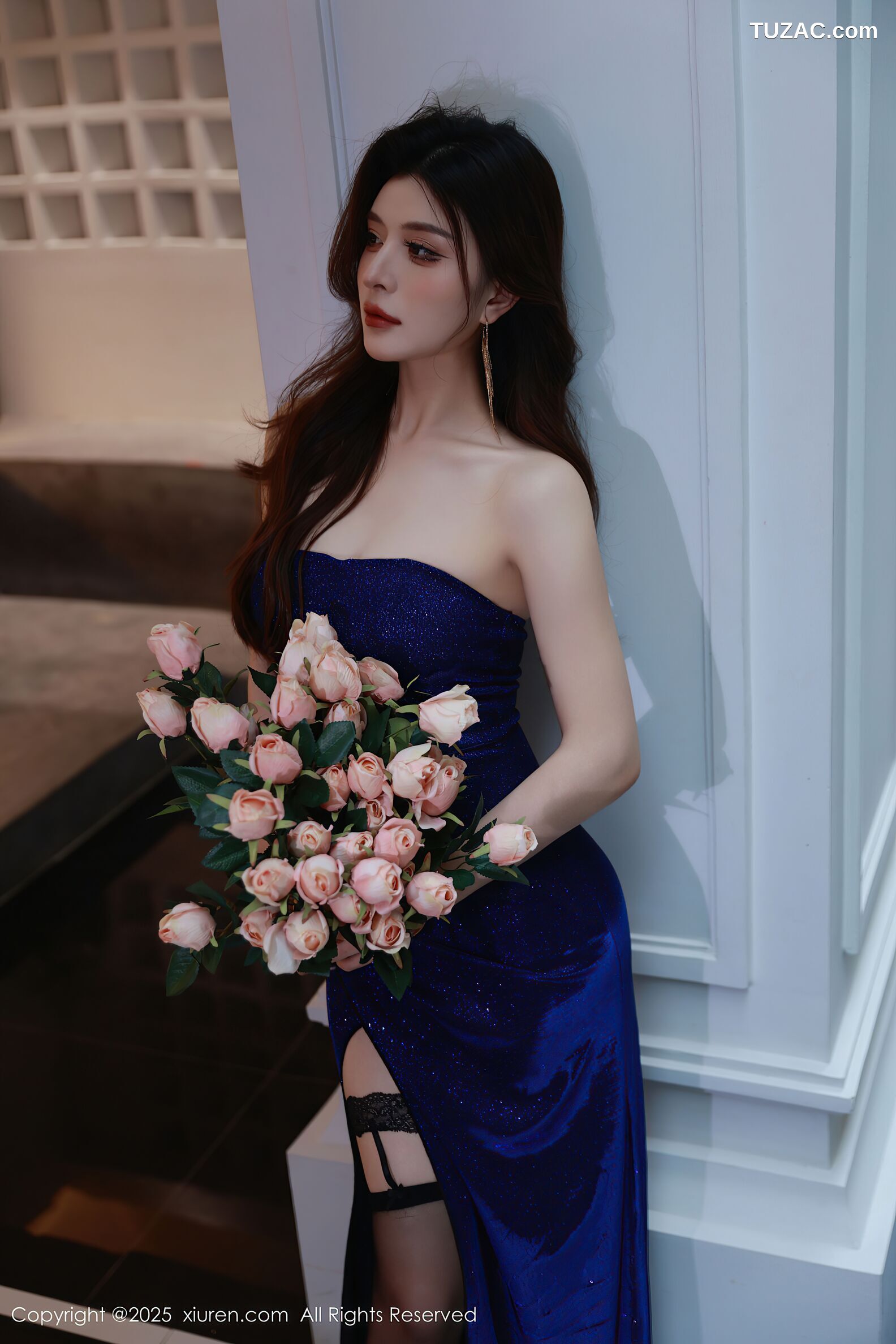 XiuRen秀人网-10740-阿依莎-蓝色抹胸长裙蓝色内衣黑丝-2025.09.08