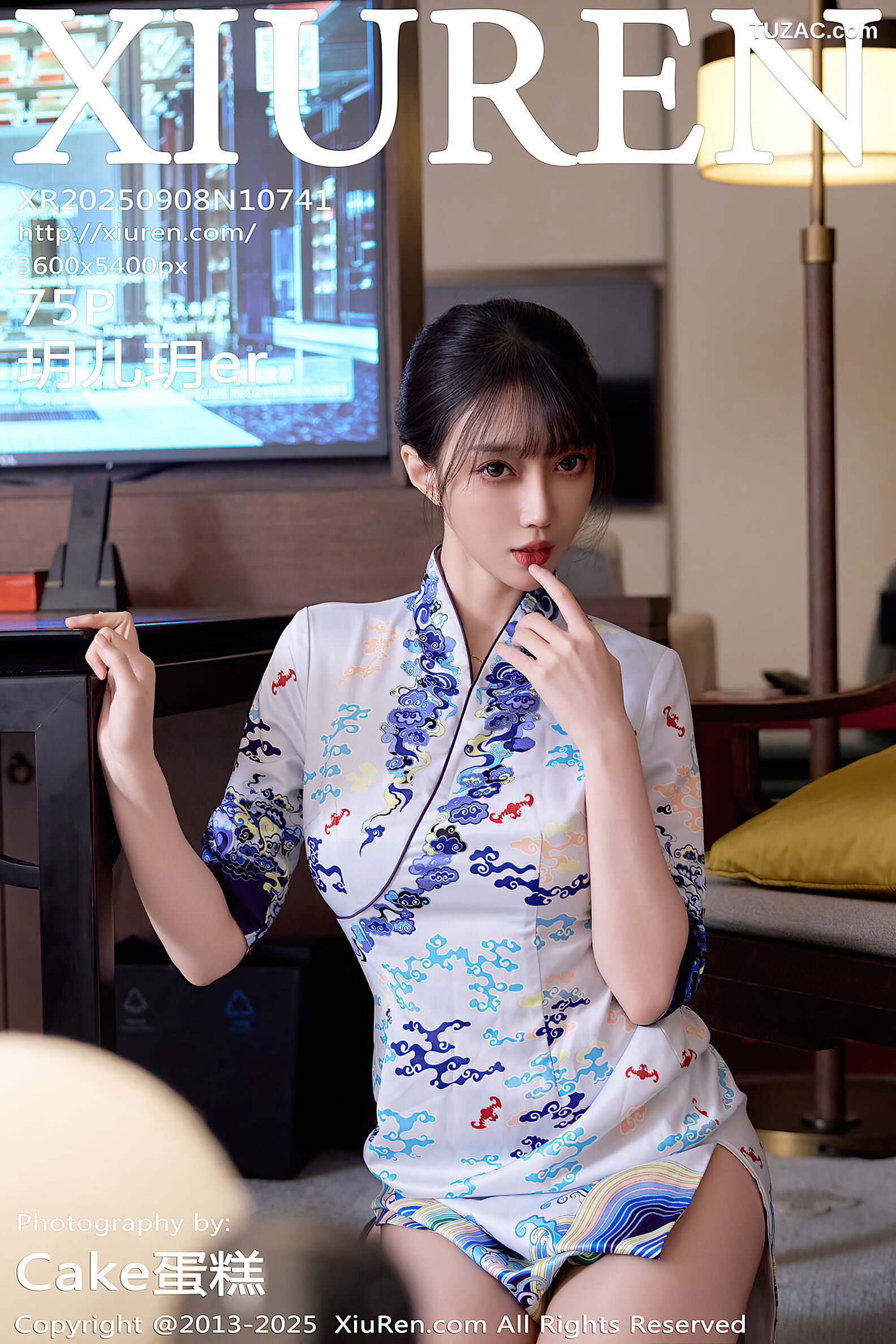 XiuRen秀人网-10741-玥儿玥er-白色蓝印花短旗袍肉丝诱惑-2025.09.08