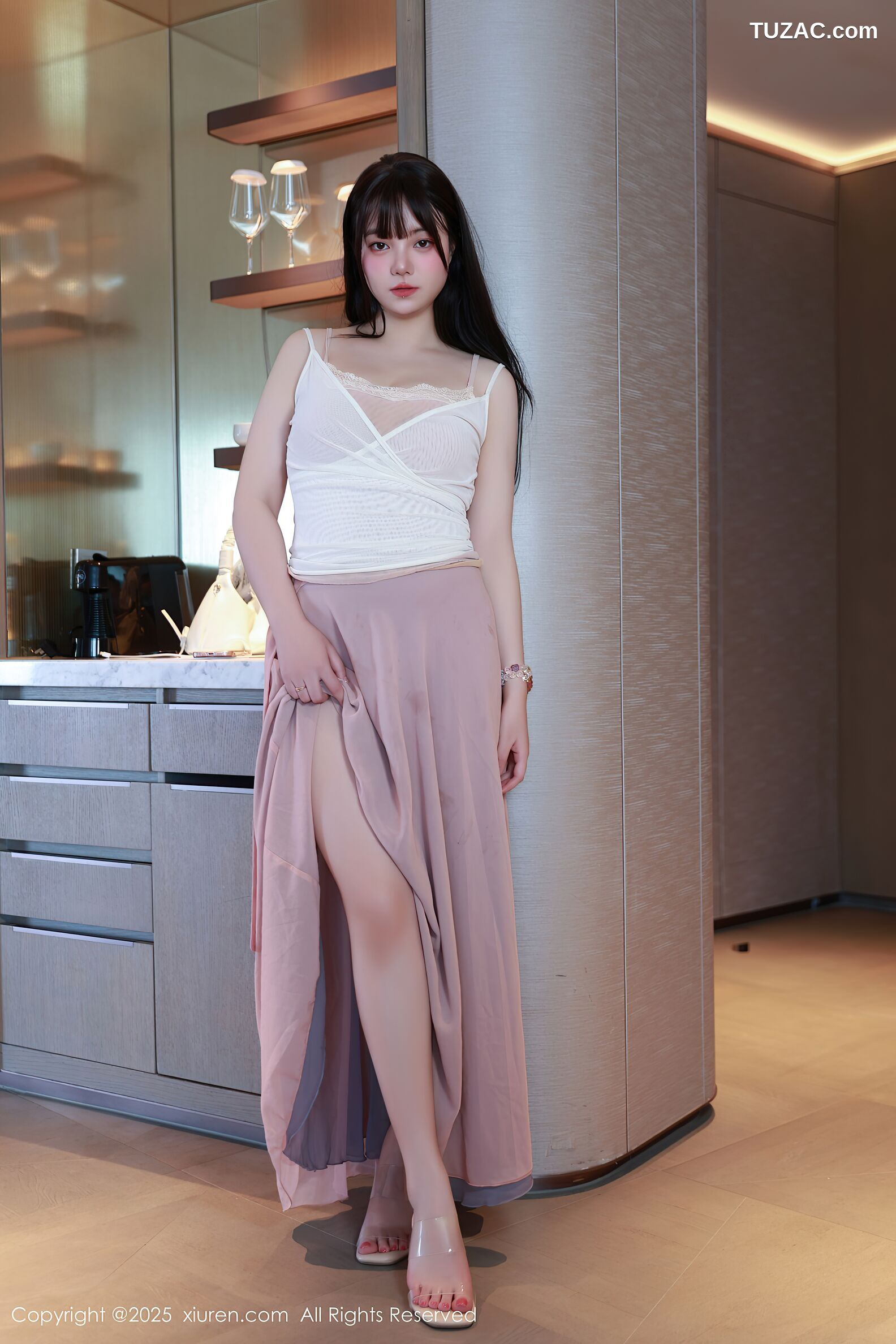 XiuRen秀人网-10746-软情-白色吊带粉色内衣曼妙身姿-2025.09.09