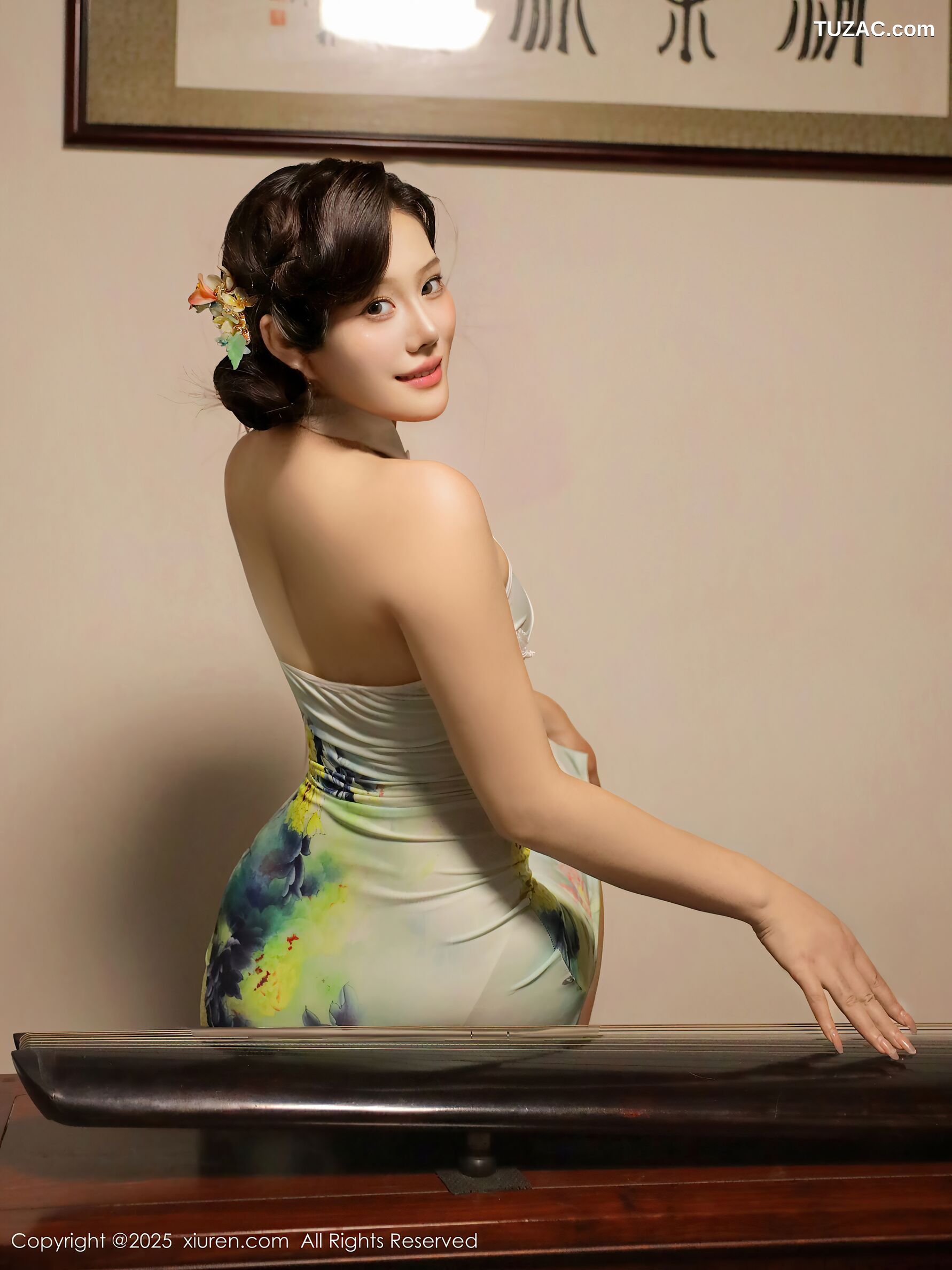 XiuRen秀人网-10749-莉莉安娜o-淡绿情趣旗袍-2025.09.10