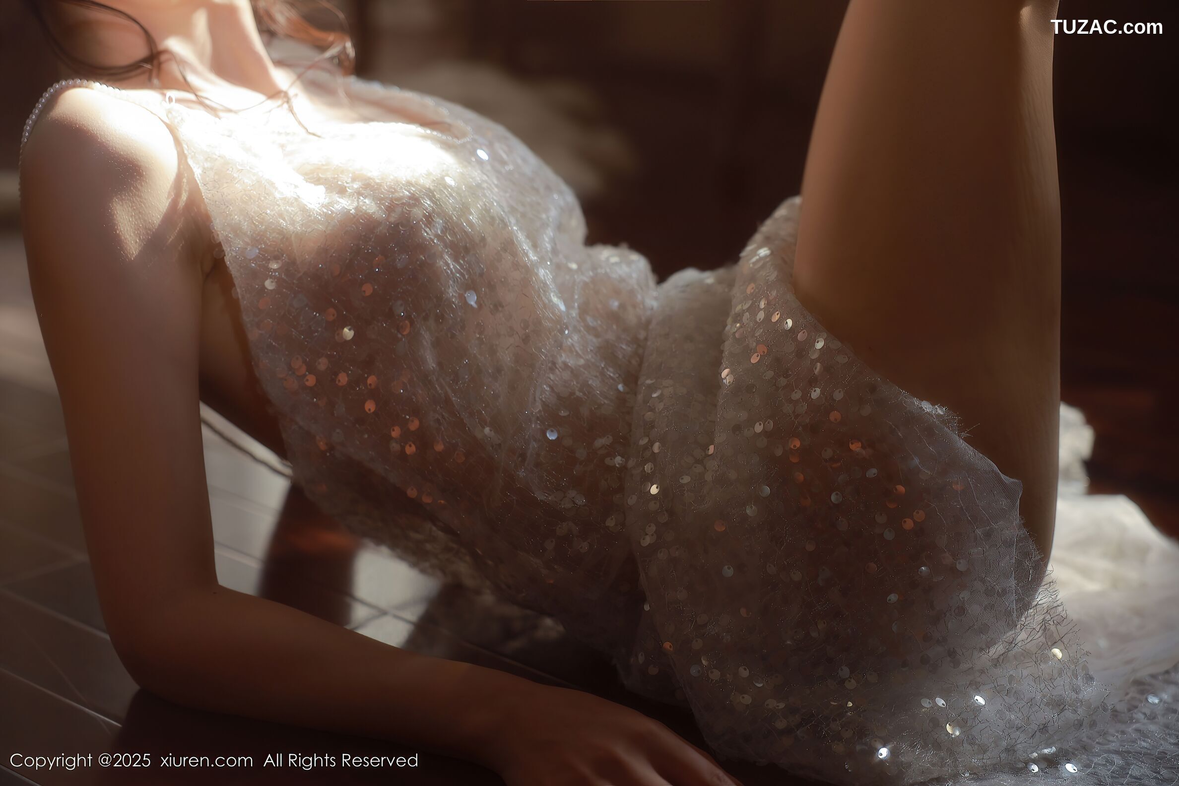XiuRen秀人网-10799-佘贝拉-Bella-轻透白纱白色情趣内衣-2025.09.24