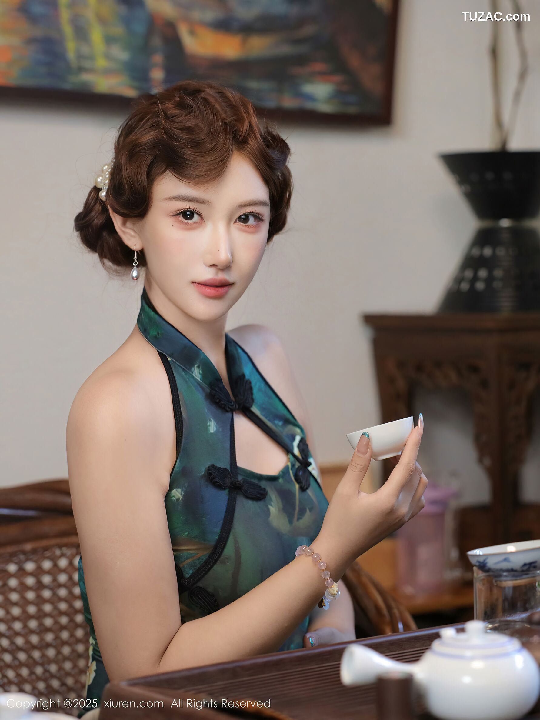 XiuRen秀人网-10815-金允希Yuki-绿色旗袍肉丝-2025.09.26