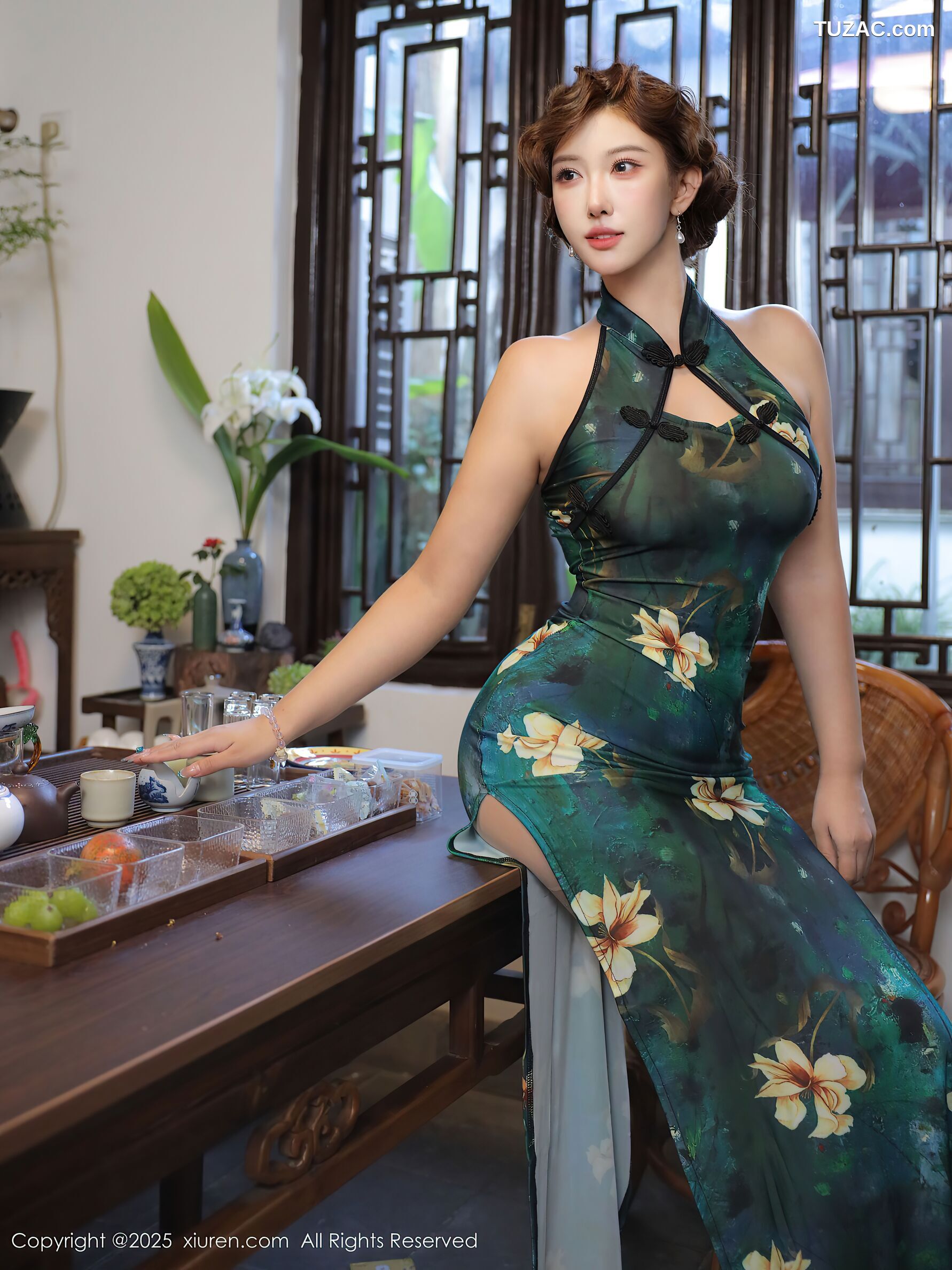 XiuRen秀人网-10815-金允希Yuki-绿色旗袍肉丝-2025.09.26