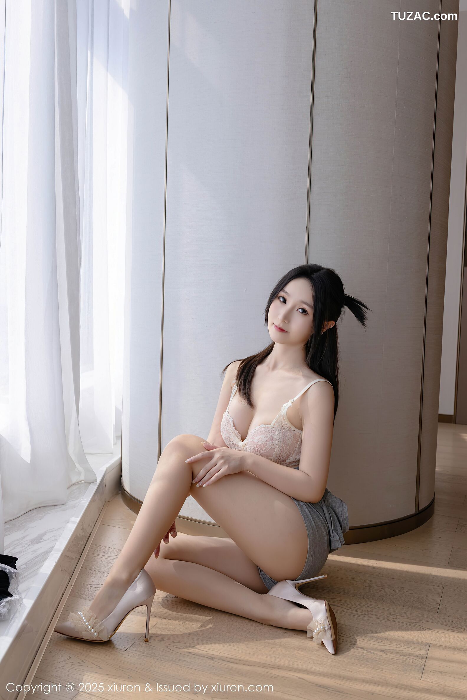 XiuRen秀人网-10826-杏子Yada-灰色连衣短裙-情趣兔子装网格袜-2025.09.29